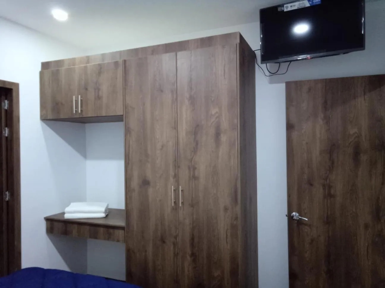 wardrobe in Hotel + Arte