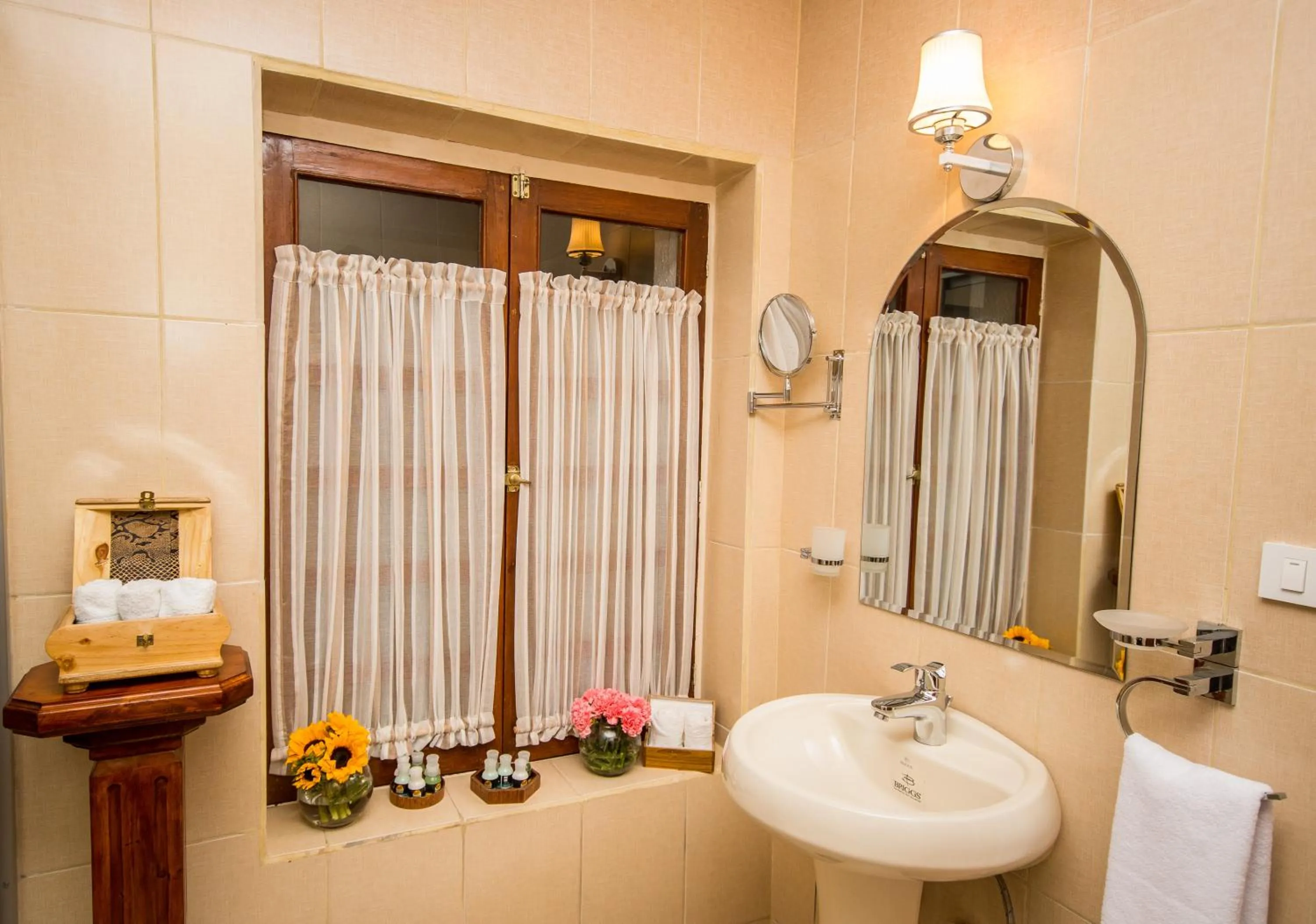 Bathroom in Hotel + Arte