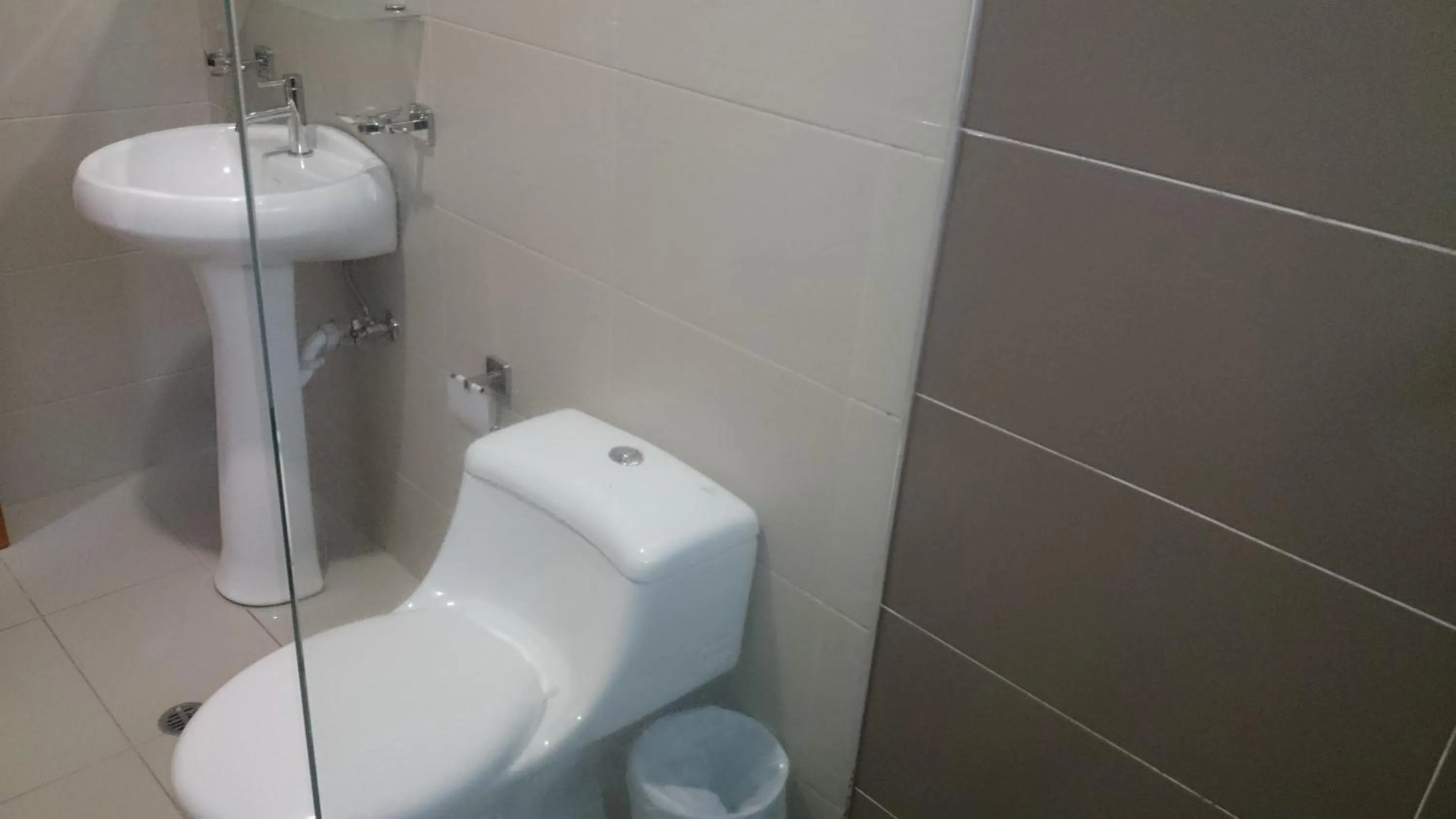 Bathroom in Hotel + Arte