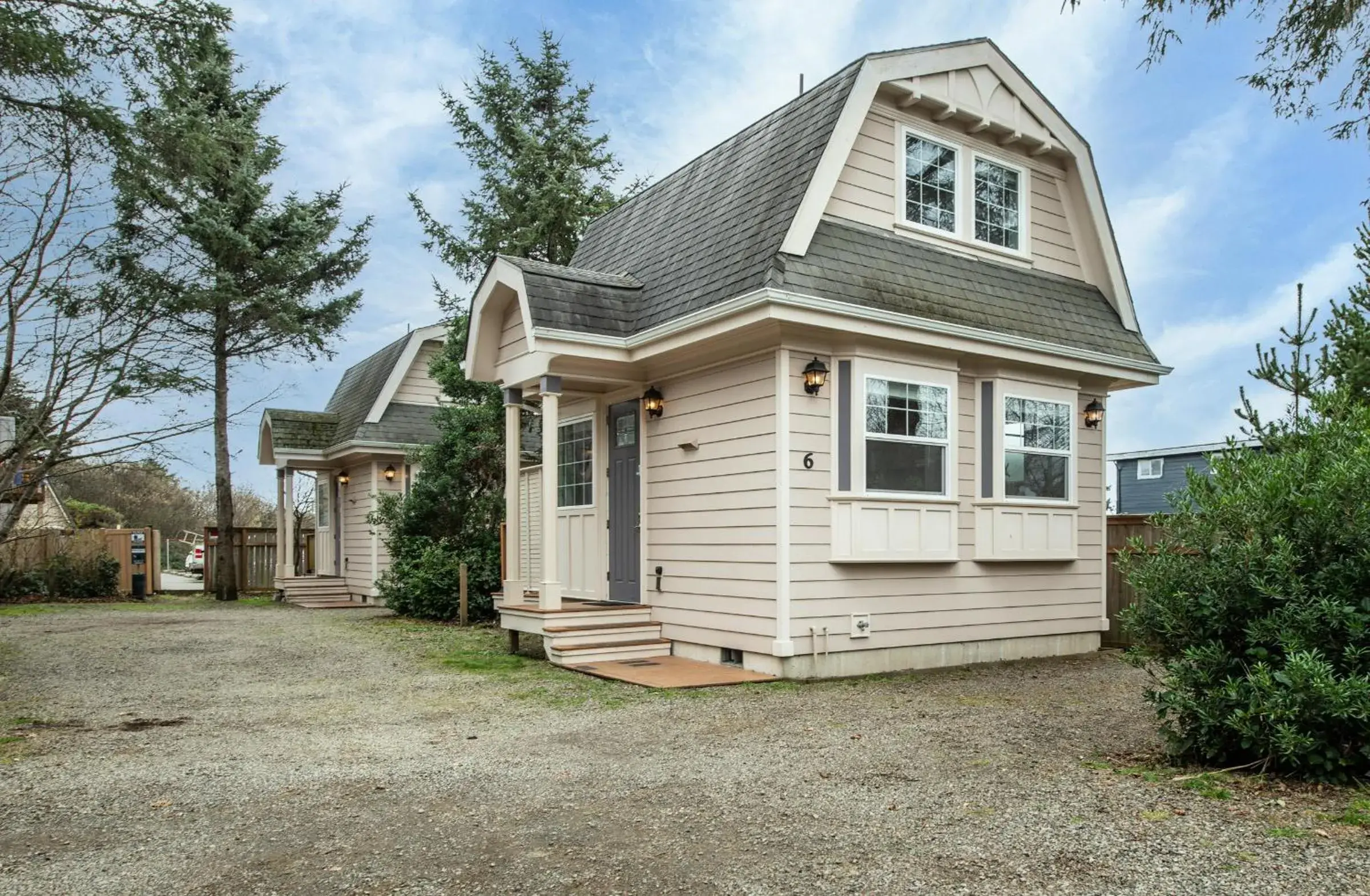 Sea Breeze Cottages Sea Breeze Cottages