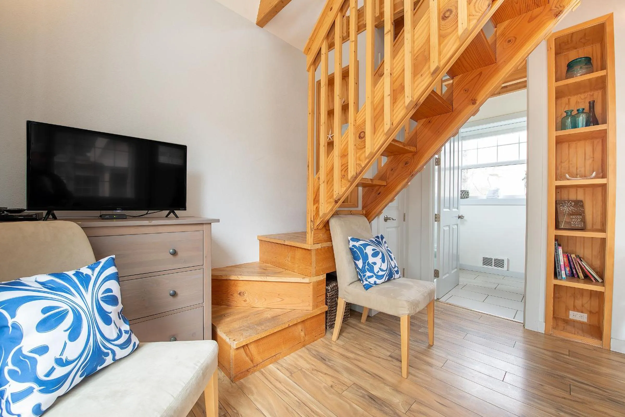 Living room in Sea Breeze Cottages