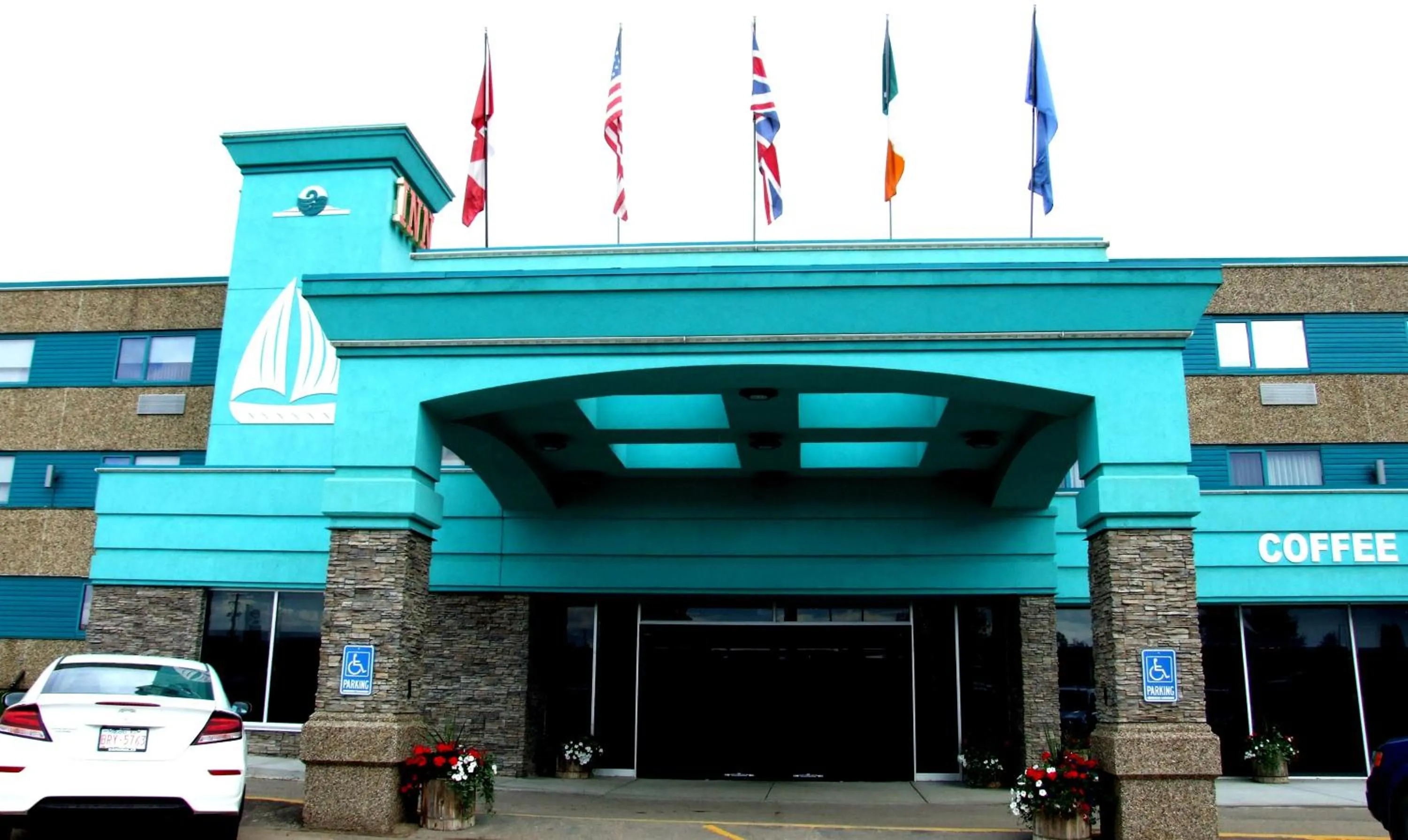 Property building in Lakeland Inn Hotel