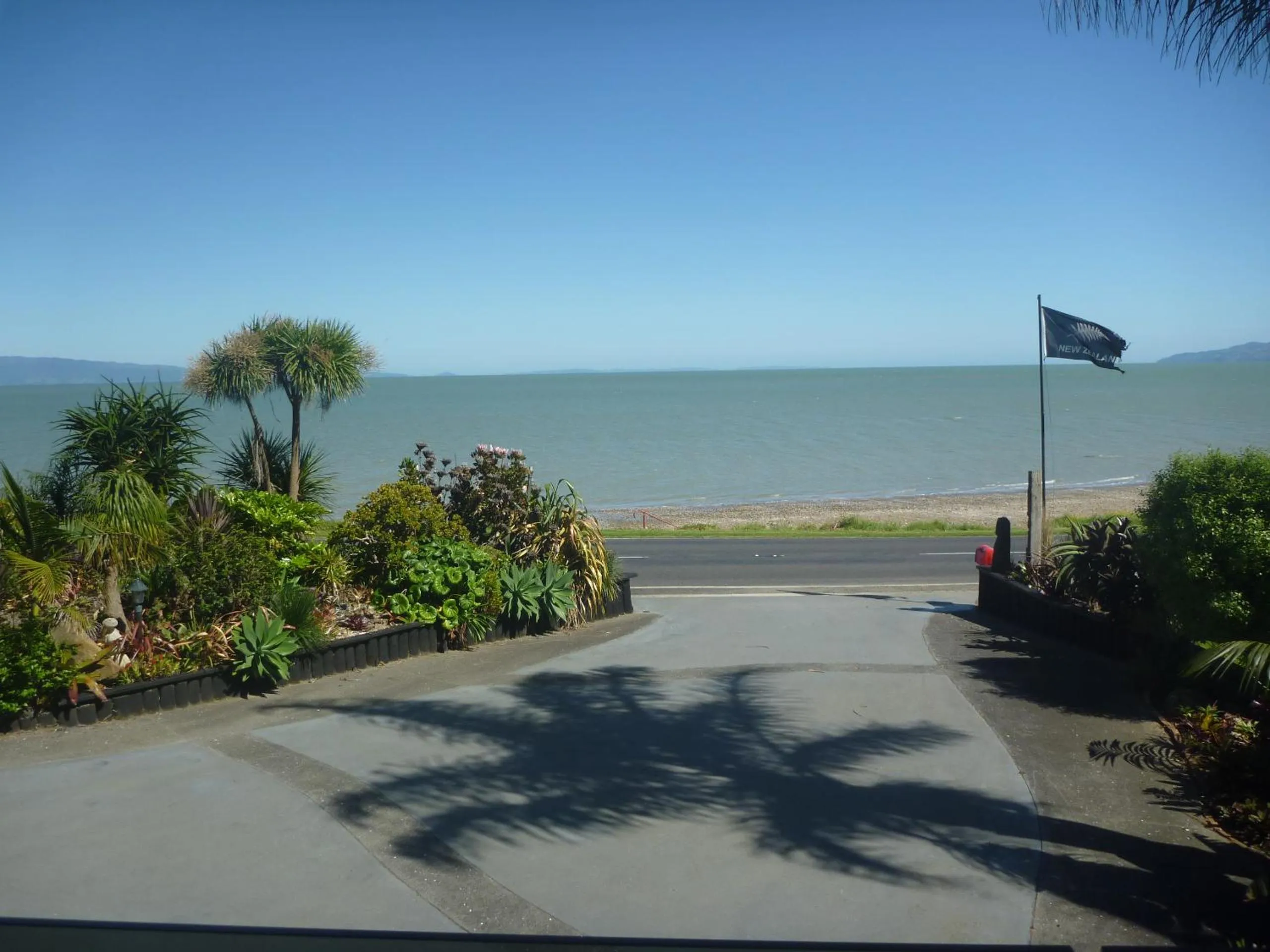 Sea view in Pohutukawa Coast BnB