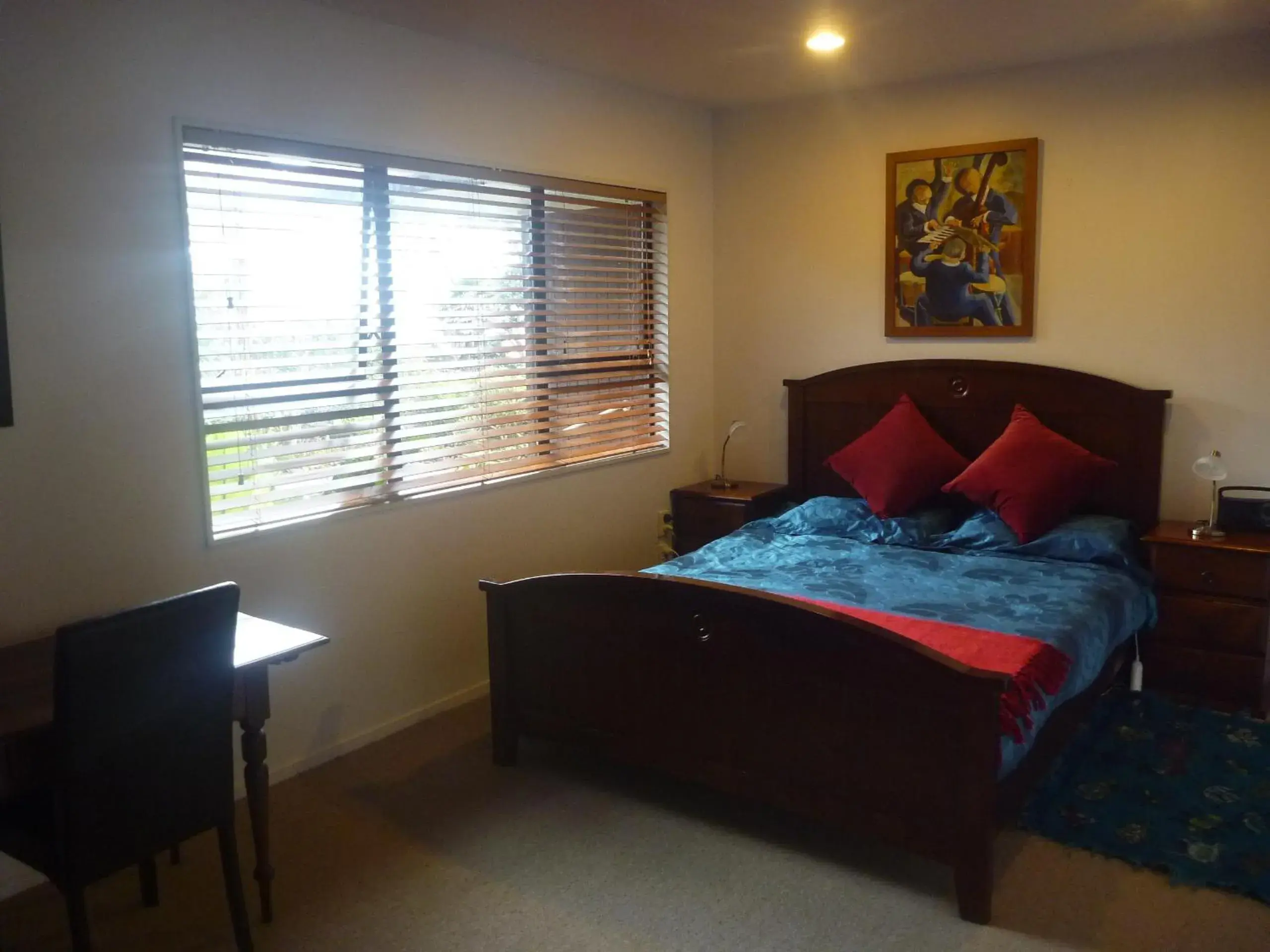 Family Room with Shared Bathroom in Pohutukawa Coast BnB Family Room with Shared Bathroom in Pohutukawa Coast BnB
