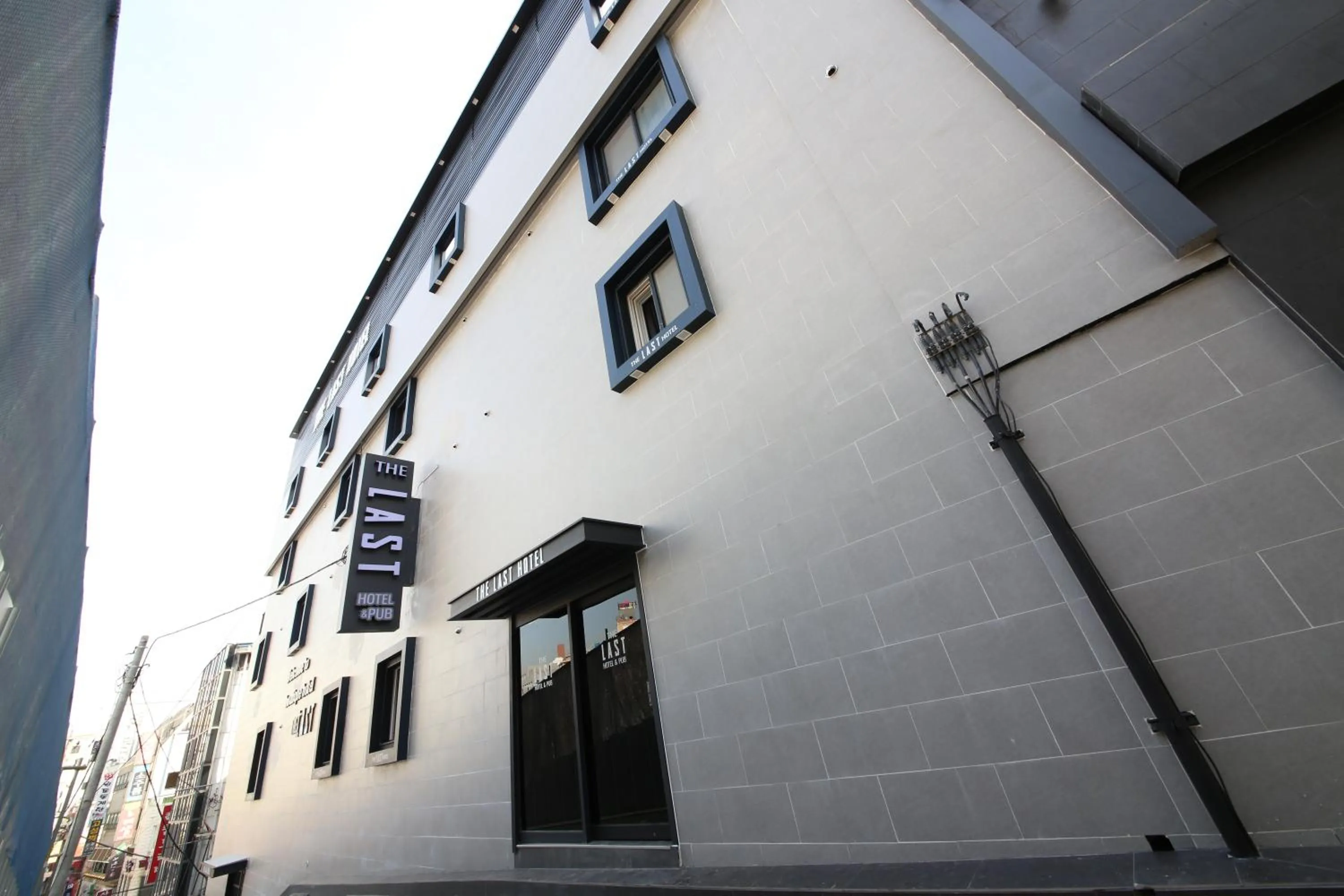 Facade/entrance in The Last Hotel Nampo