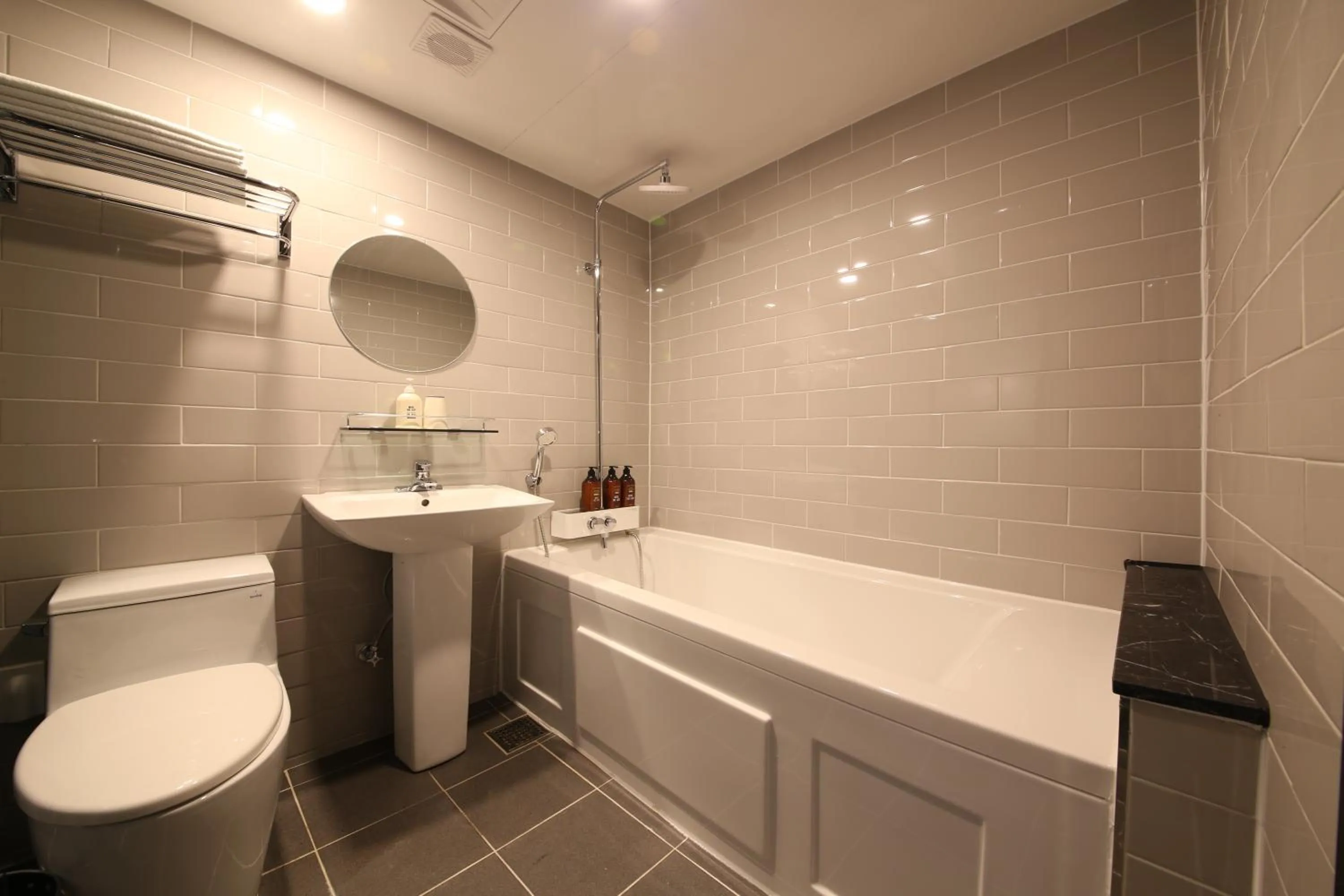 Shower in The Last Hotel Nampo