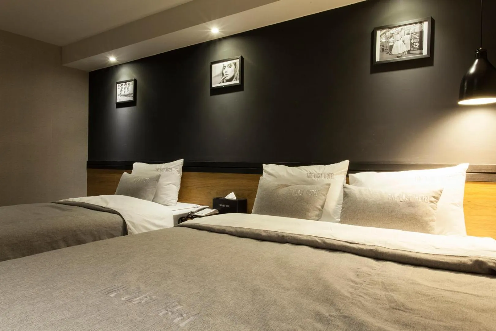 Bed in The Last Hotel Nampo