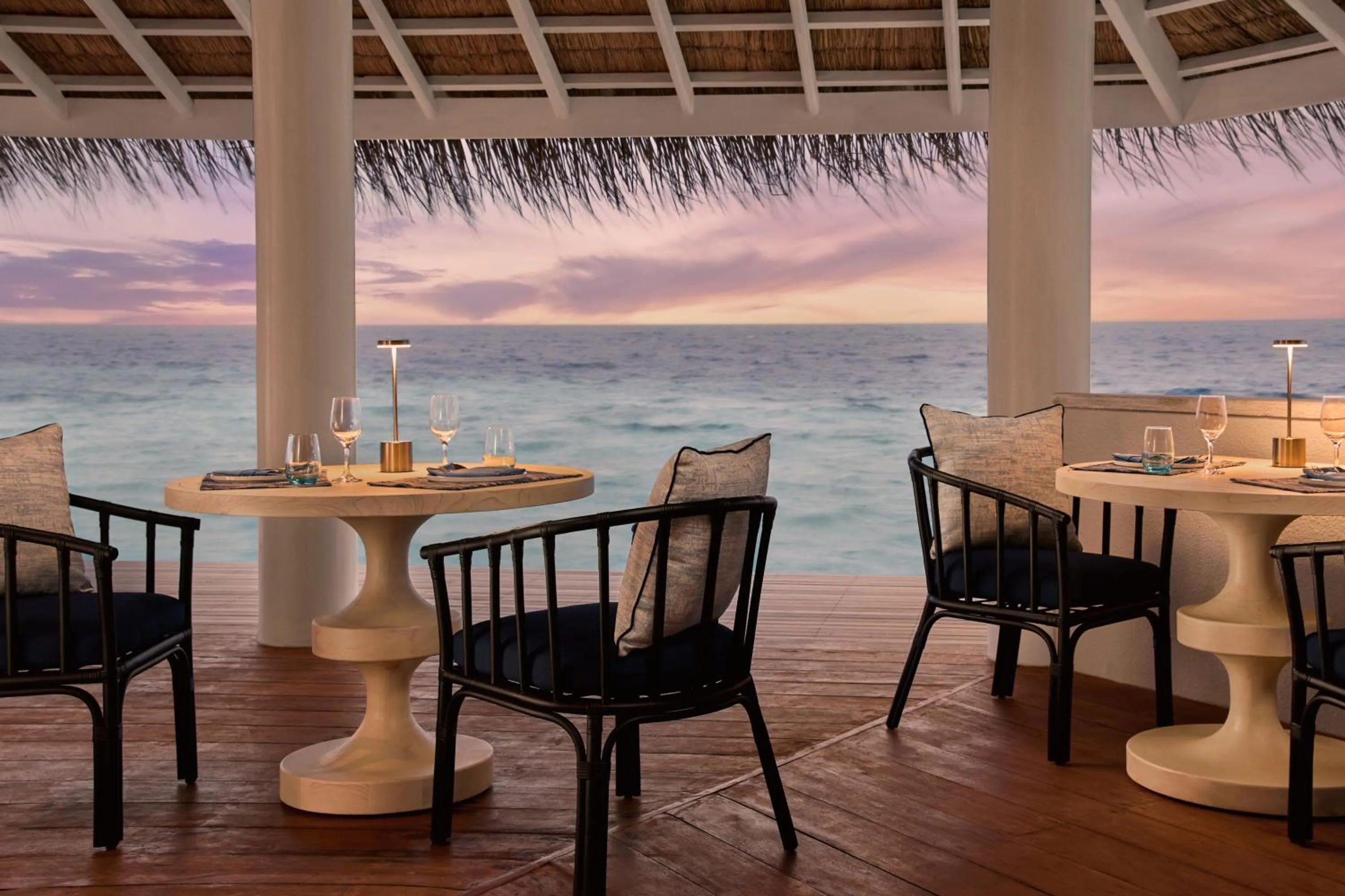 Restaurant/places to eat in NH Collection Maldives Reethi Resort