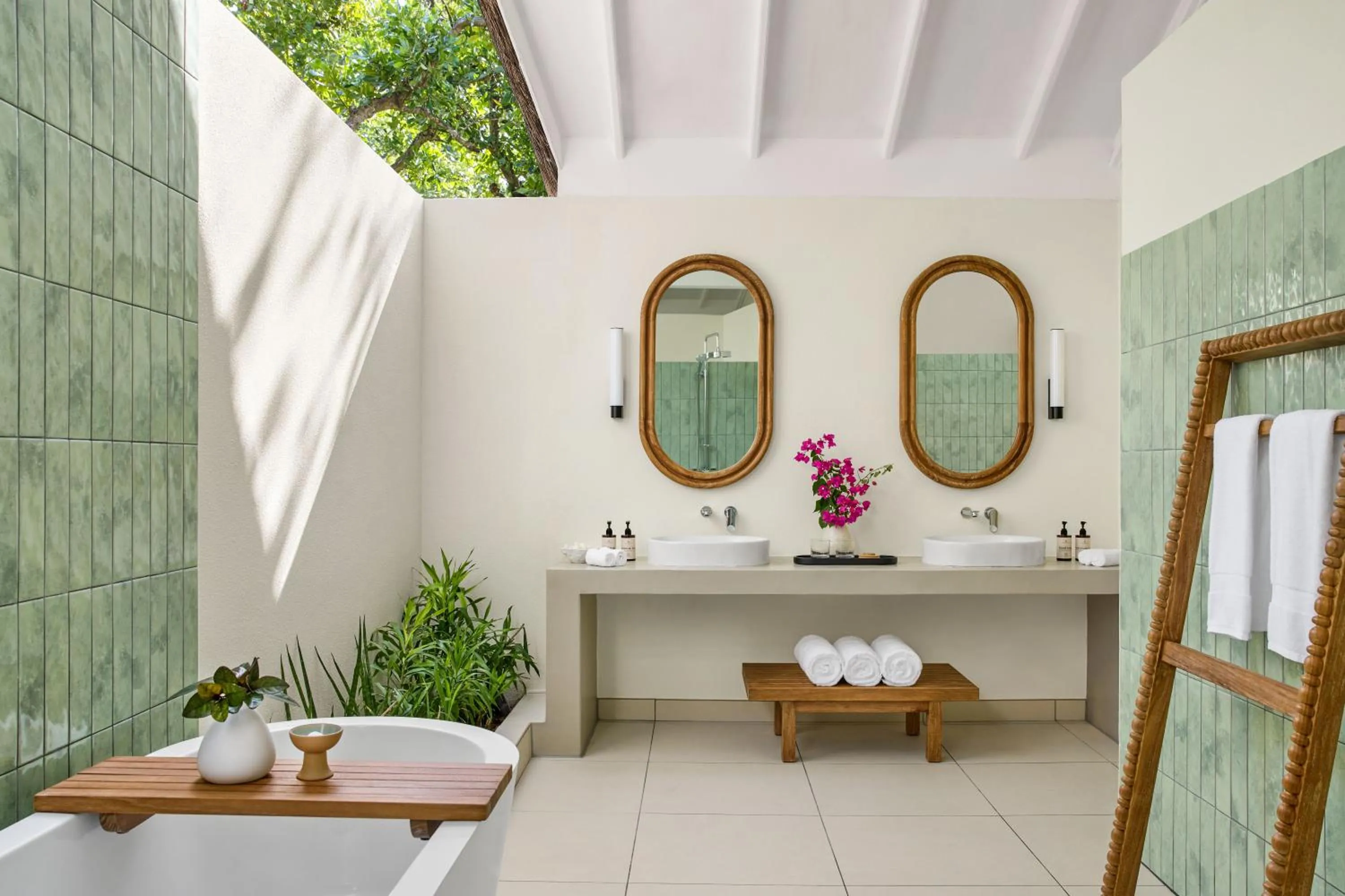 Bathroom in NH Collection Maldives Reethi Resort