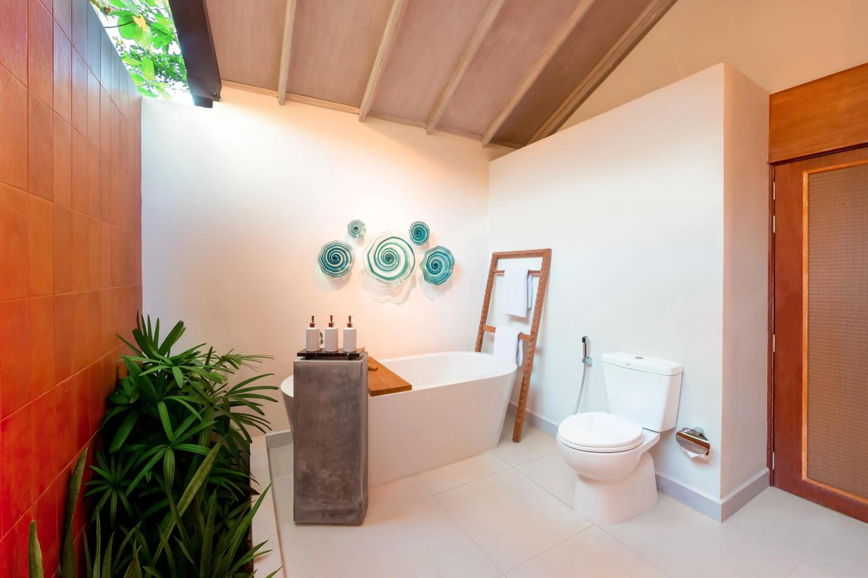 Bathroom in NH Collection Maldives Reethi Resort