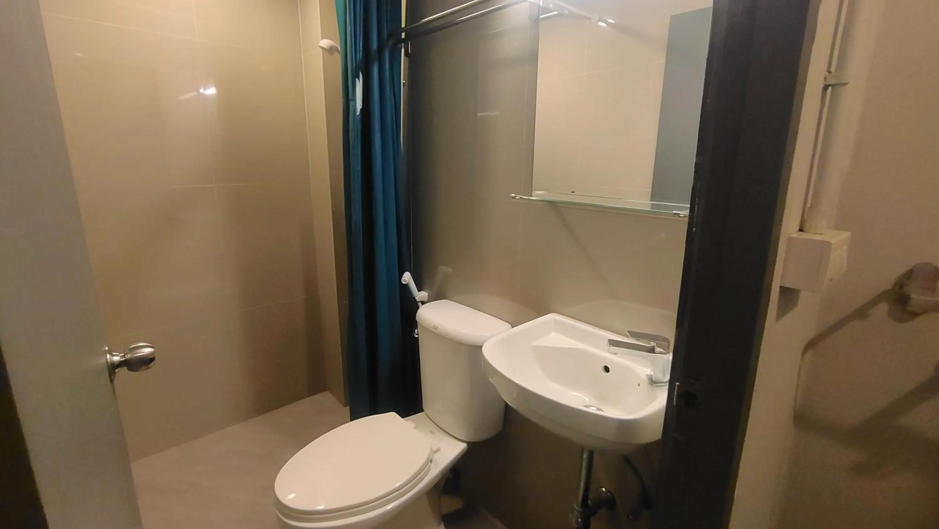 Bathroom in Bed's Friend