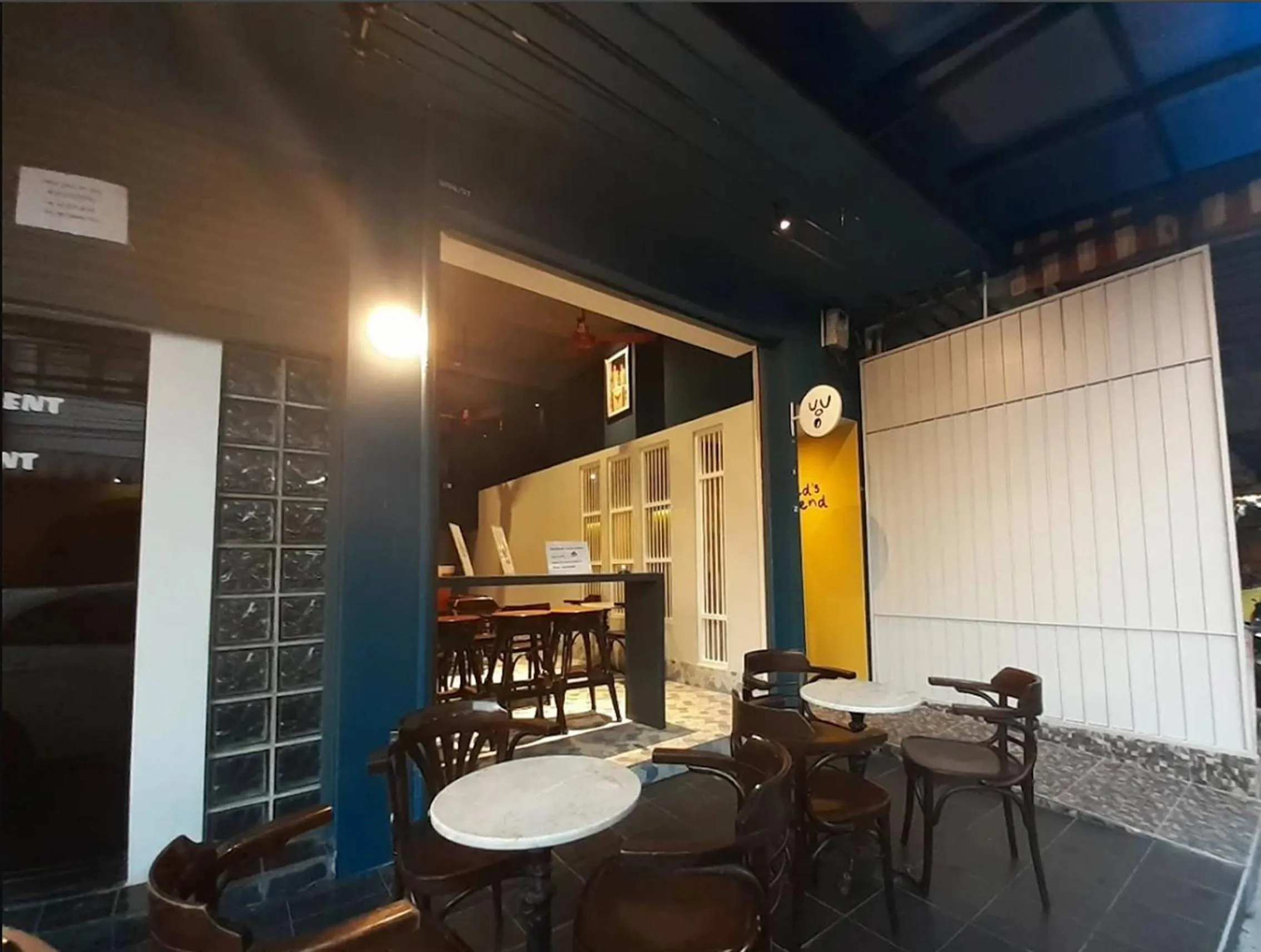 Facade/entrance in Bed's Friend