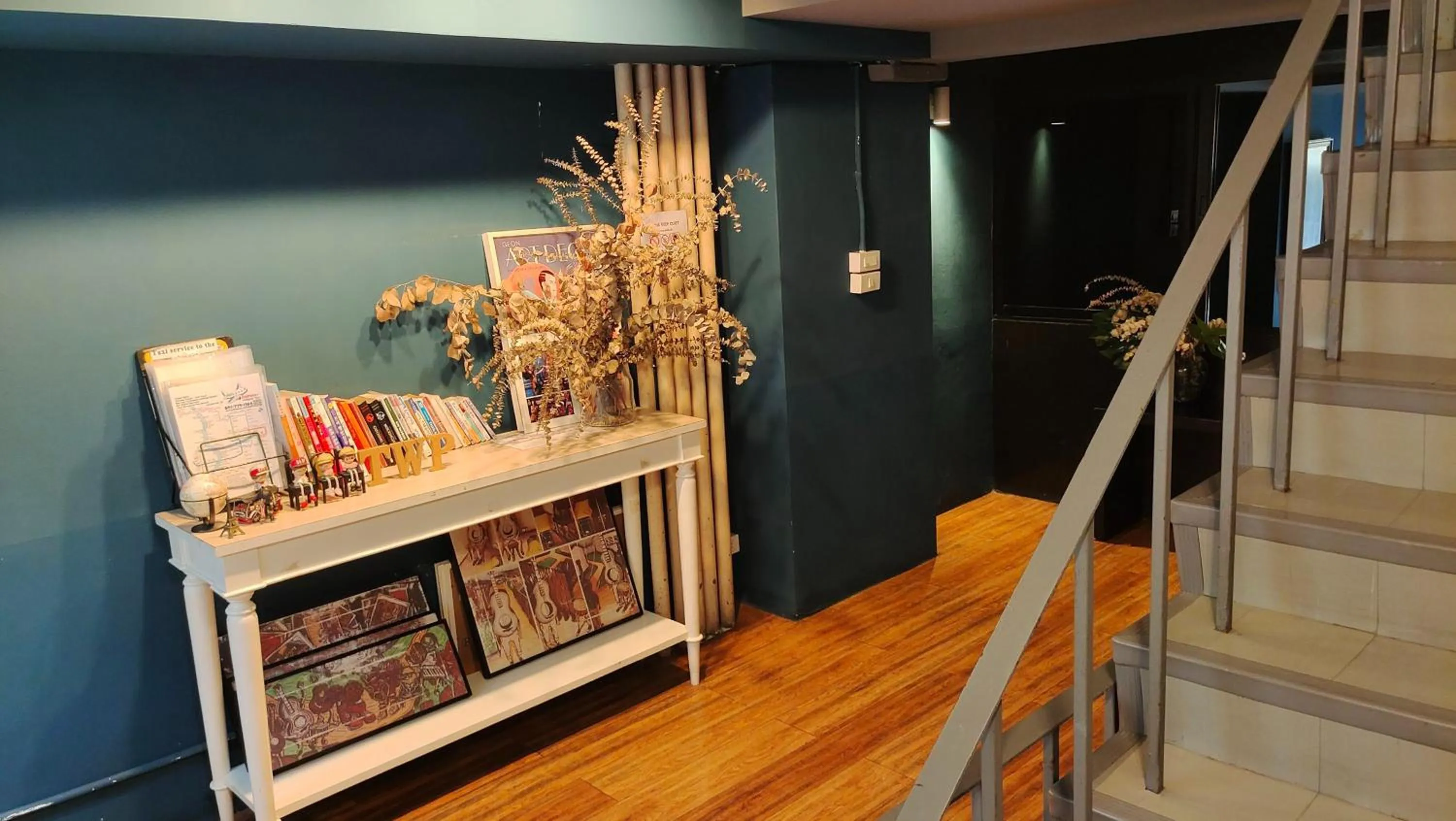 Area and facilities in Bed's Friend