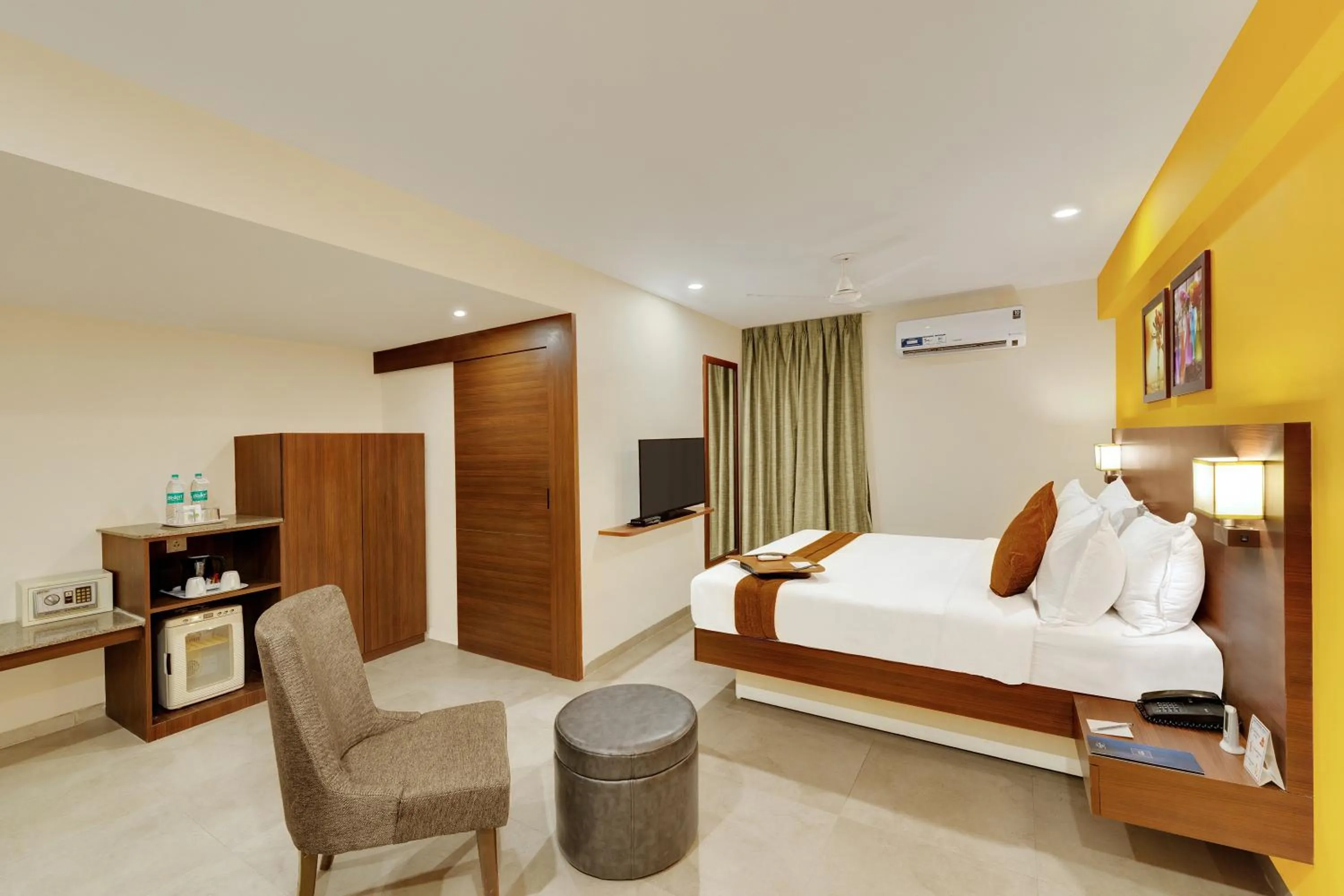 Bed in Best Western Alkapuri, Vadodara