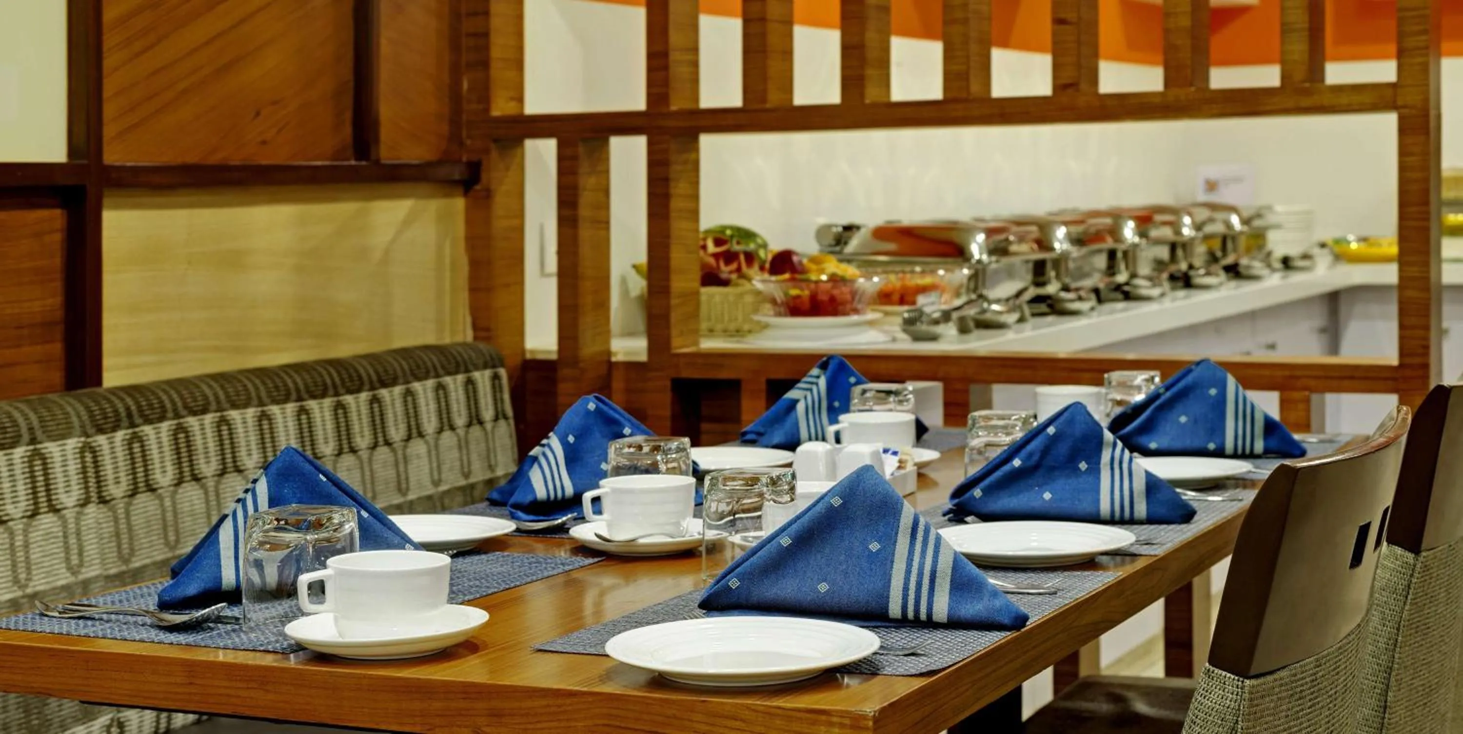 Restaurant/places to eat in Best Western Alkapuri, Vadodara