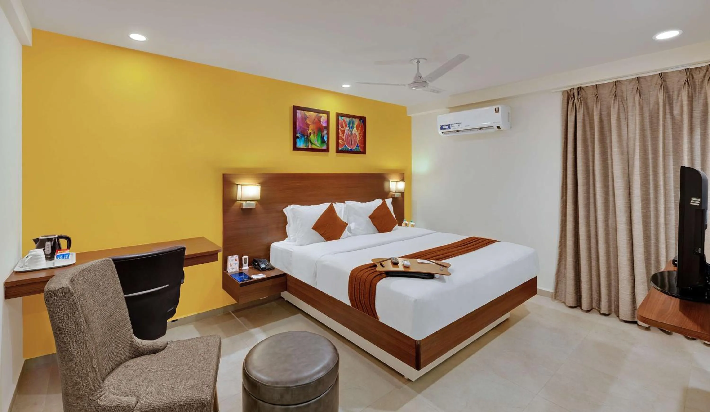 Bedroom, Bed in Best Western Alkapuri, Vadodara