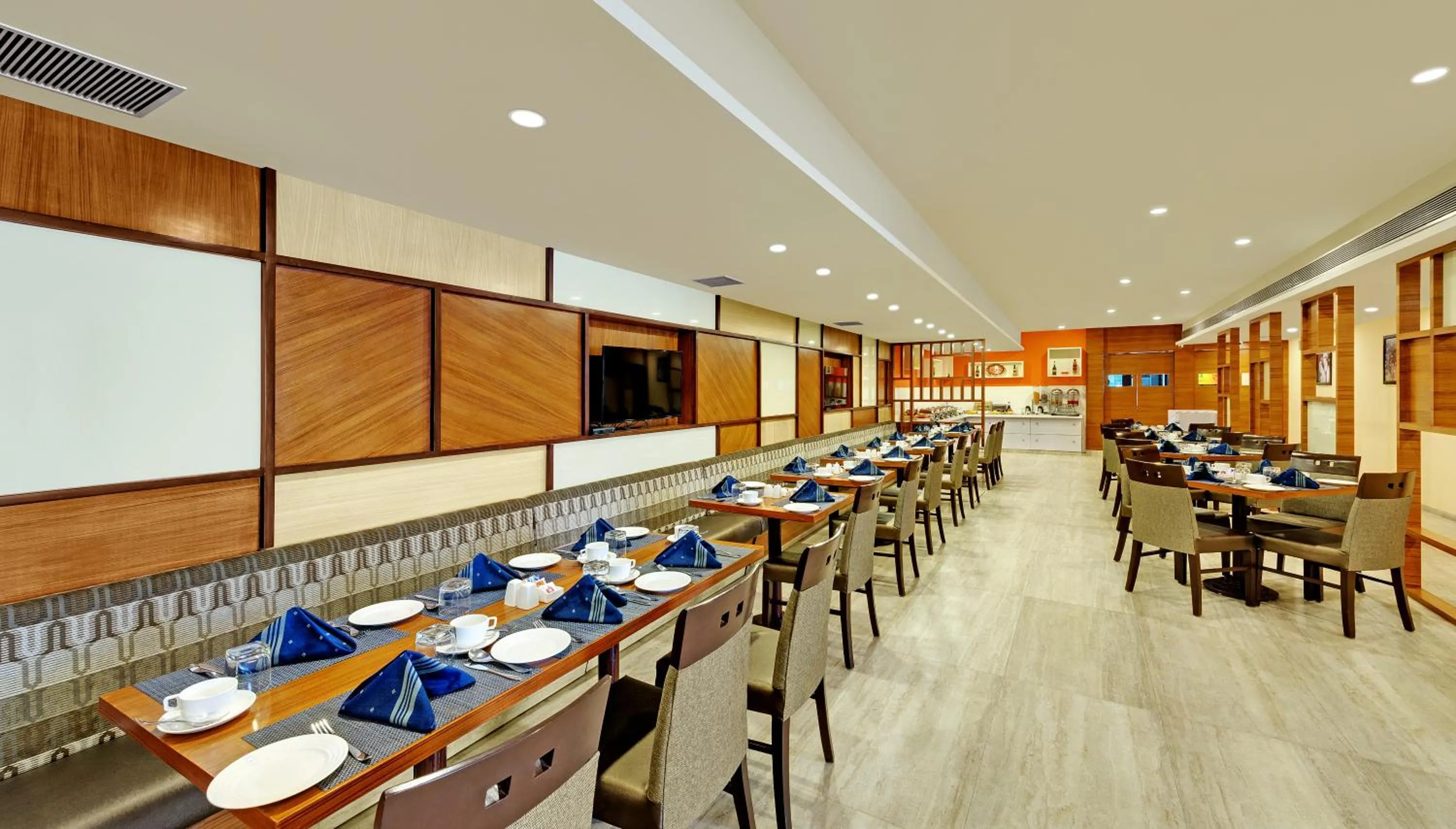 Restaurant/places to eat in Best Western Alkapuri, Vadodara