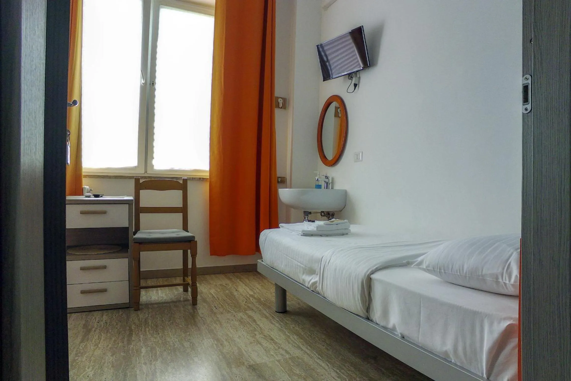 Bedroom, Bed in La Cordata Accommodation - Woodhouse Bike Hotel