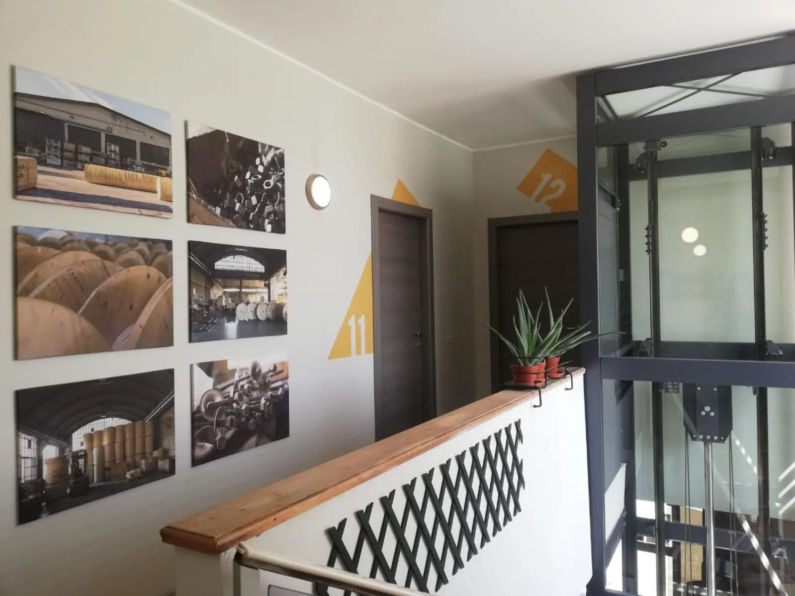 Decorative detail in La Cordata Accommodation - Woodhouse Bike Hotel