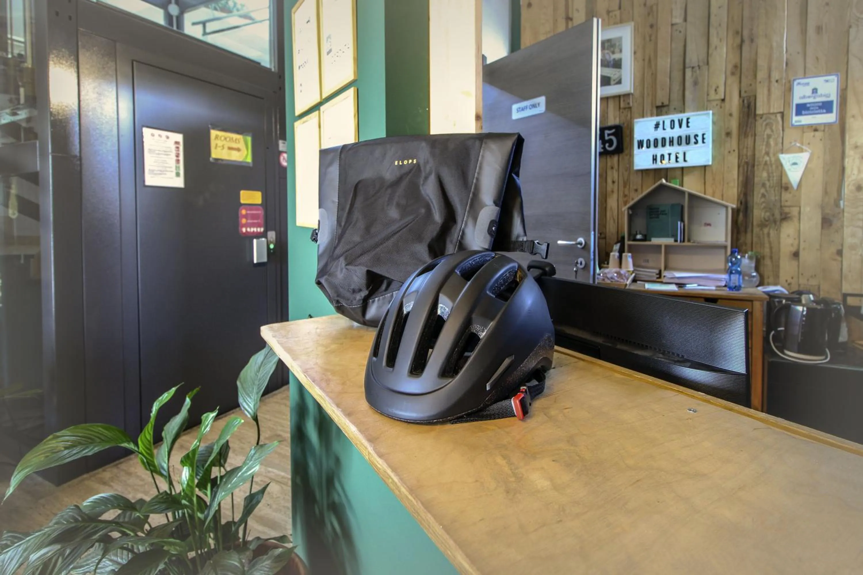 Lobby or reception in La Cordata Accommodation - Woodhouse Bike Hotel