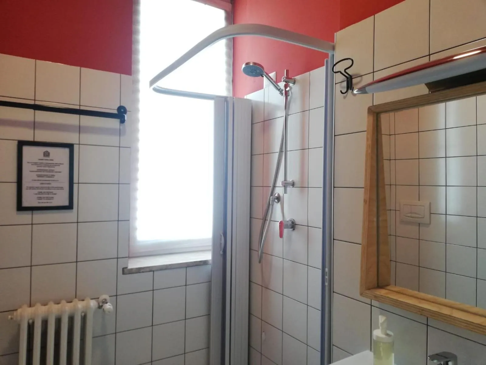 Bathroom in La Cordata Accommodation - Woodhouse Bike Hotel