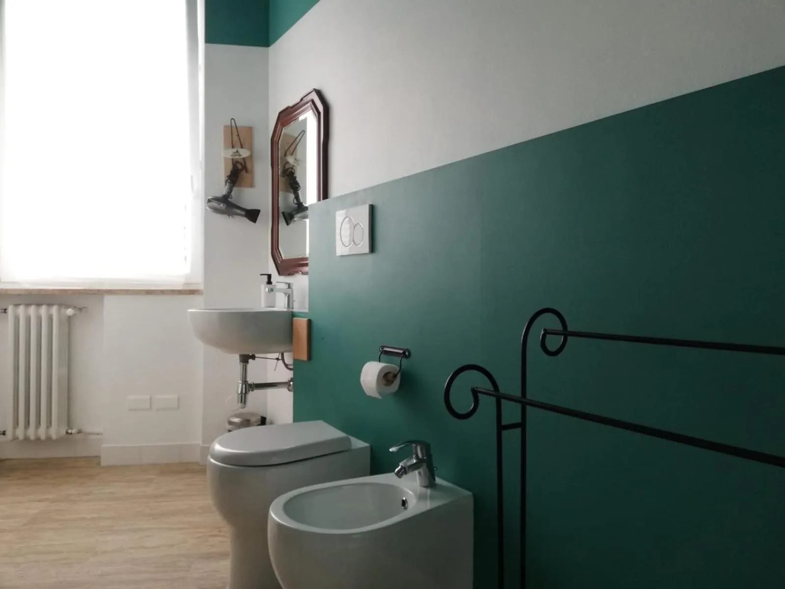 Bathroom in La Cordata Accommodation - Woodhouse Bike Hotel