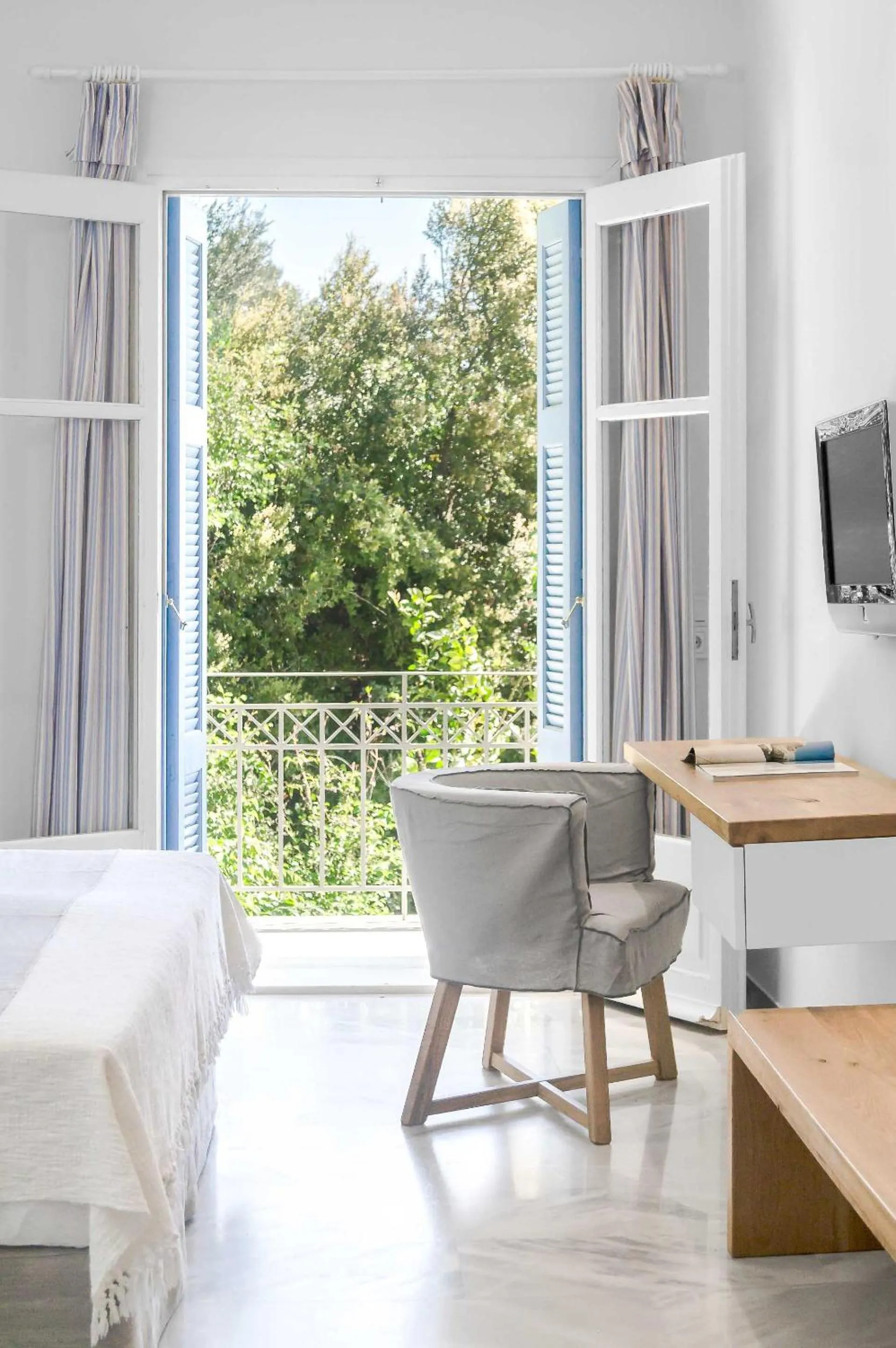 View (from property/room), Bed in Armonia Bay Hotel