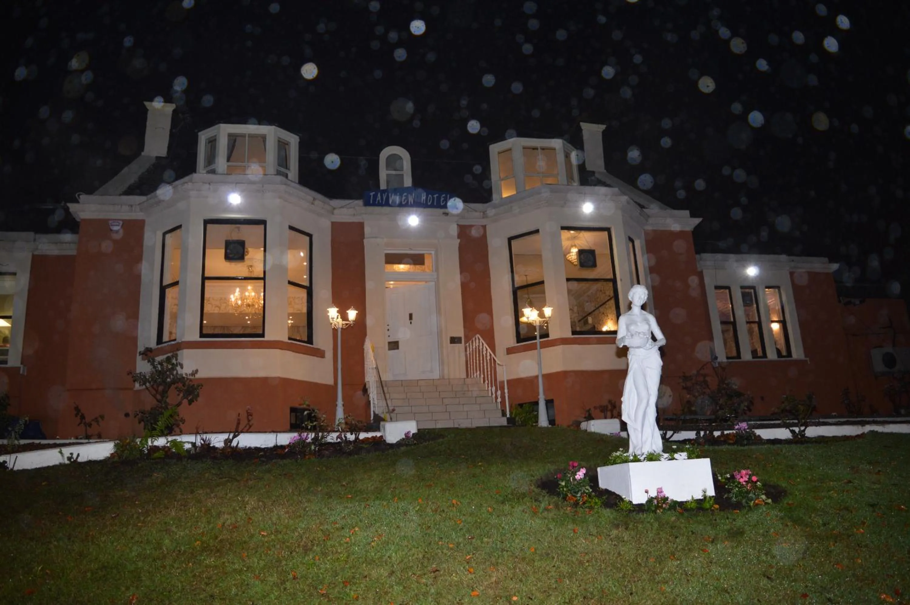 Garden in Tayview Hotel