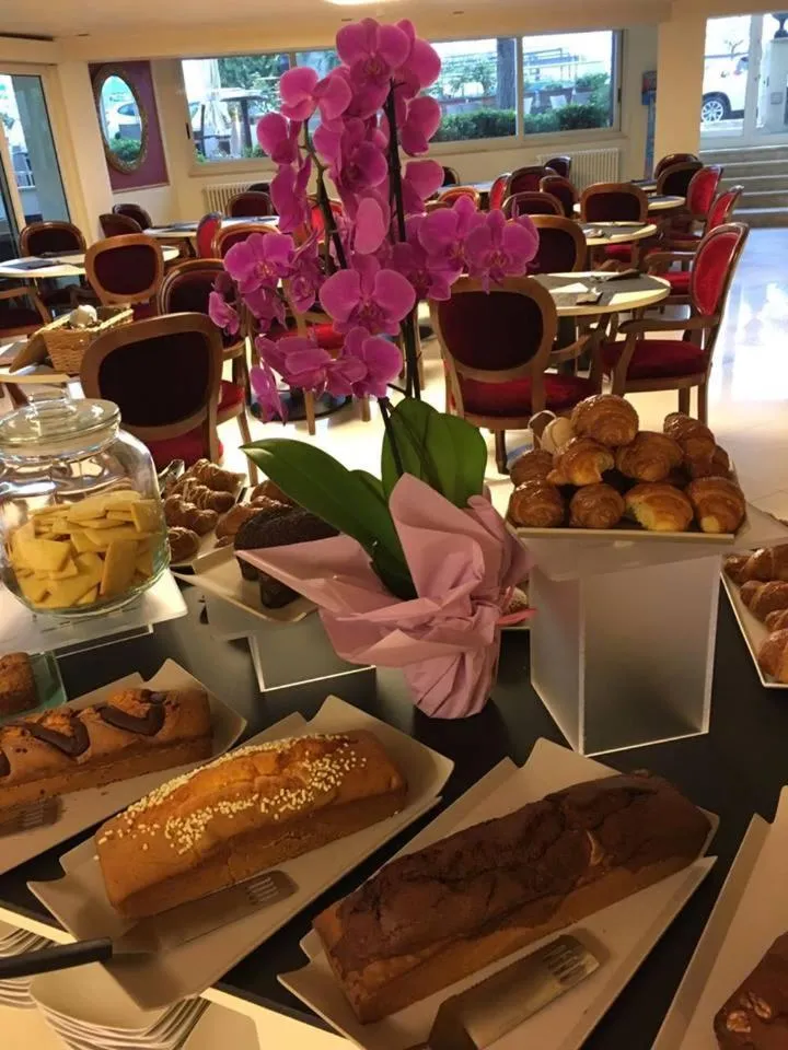 Staff in Hotel Lady Mary