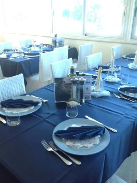 Restaurant/places to eat in Hotel Lady Mary