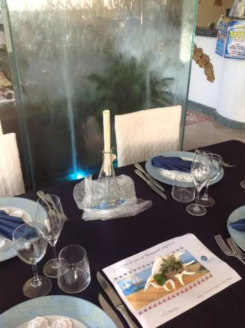 Restaurant/places to eat in Hotel Lady Mary