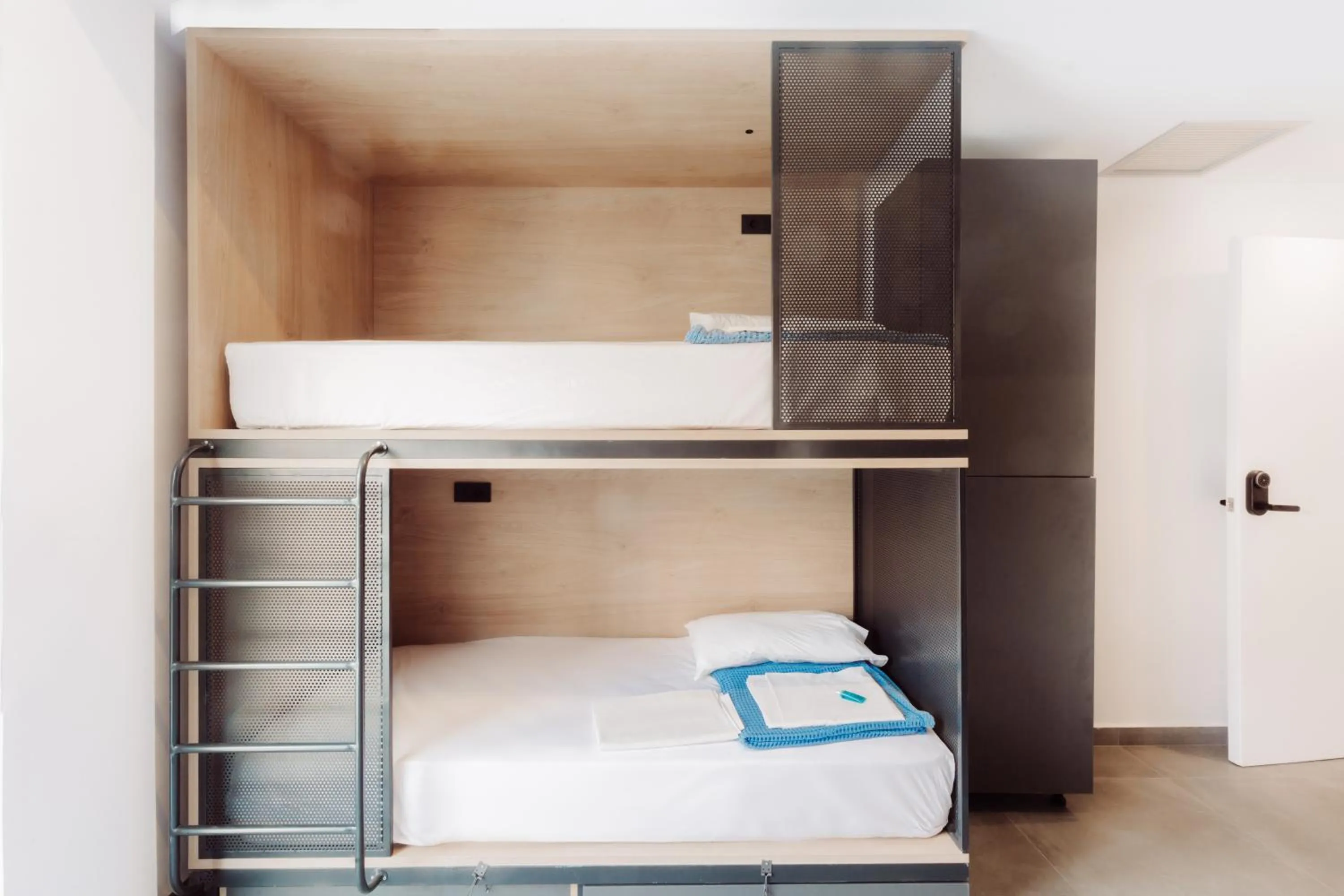 bunk bed, Bed in Athens Backpackers