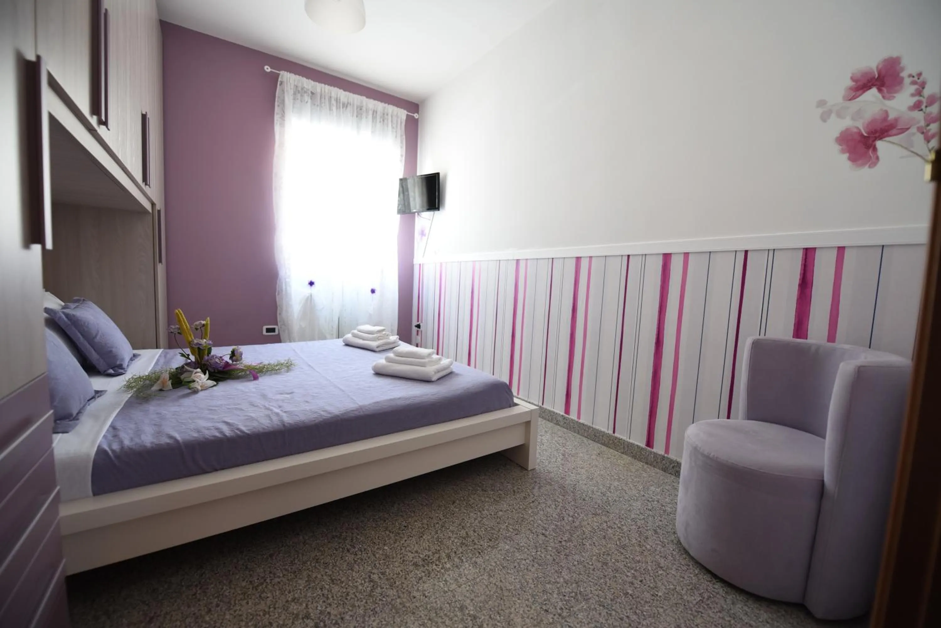 Shower, Bed in Eden Sassi Matera