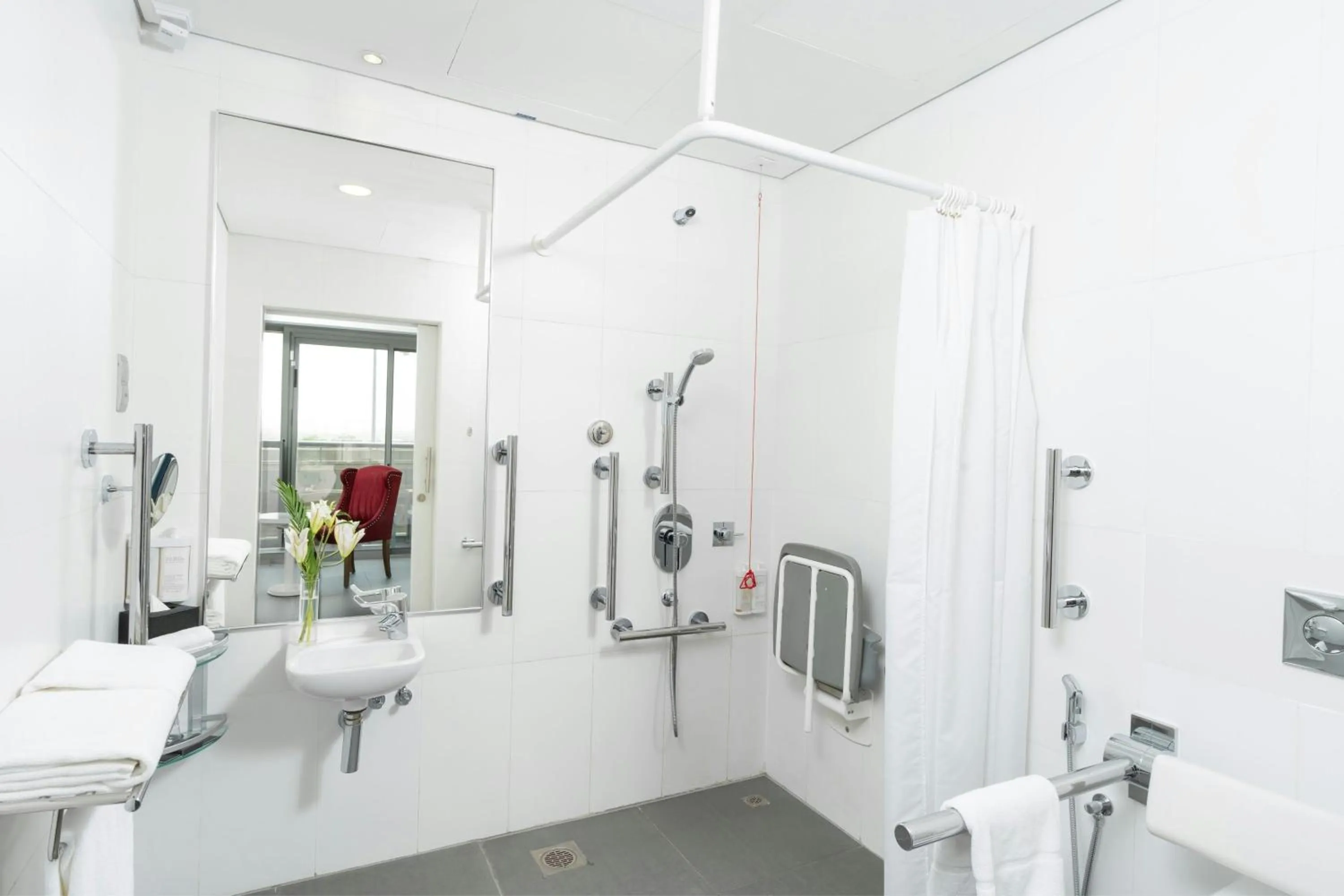 Bathroom in The First Collection Marina, Dubai, a Tribute Portfolio Hotel