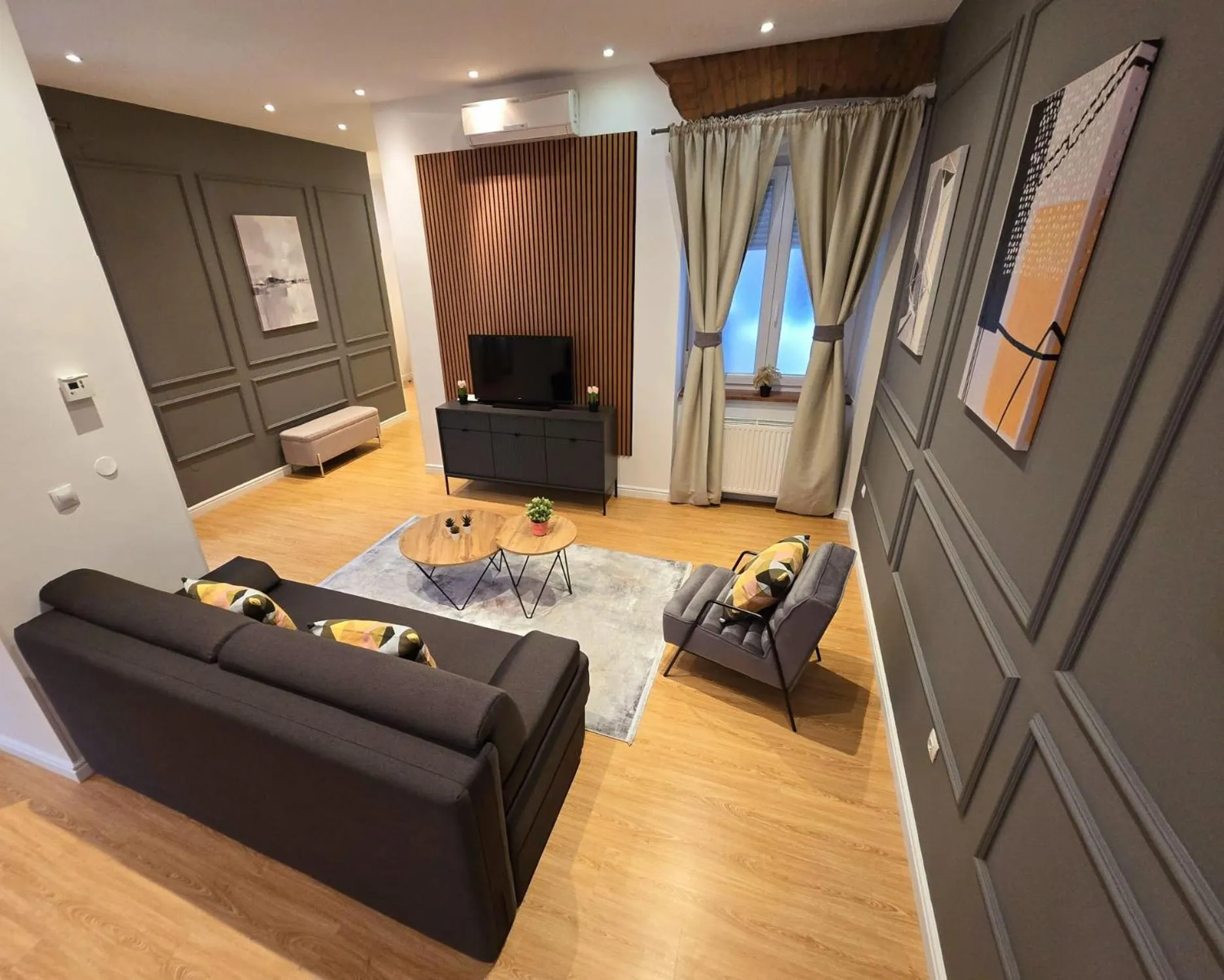 TV and multimedia in Tesla Boutique Apartments & Rooms