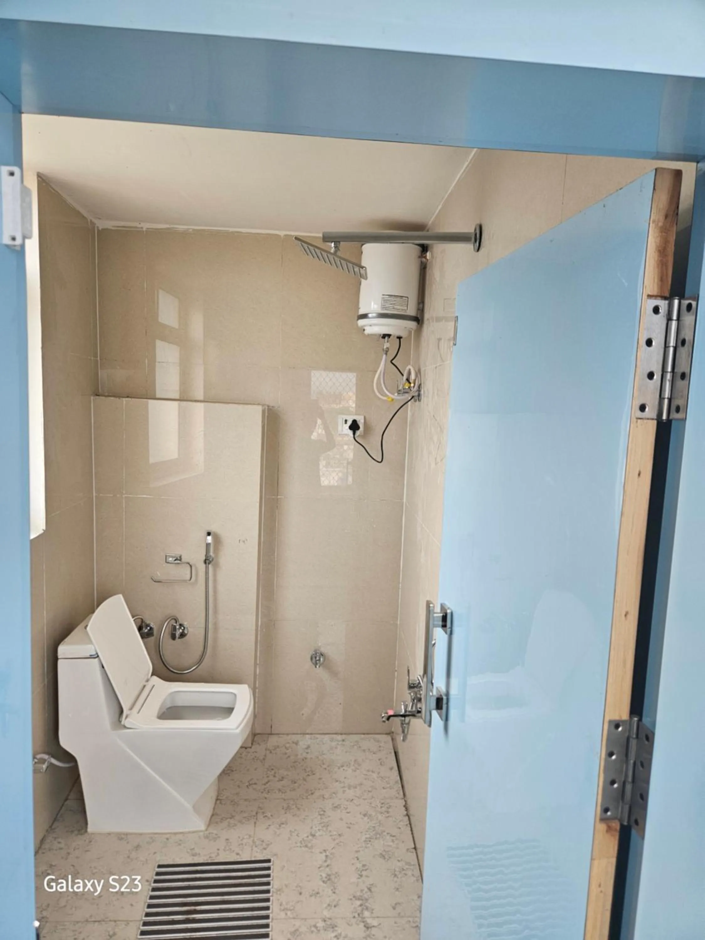 Toilet in Hotel Sunset