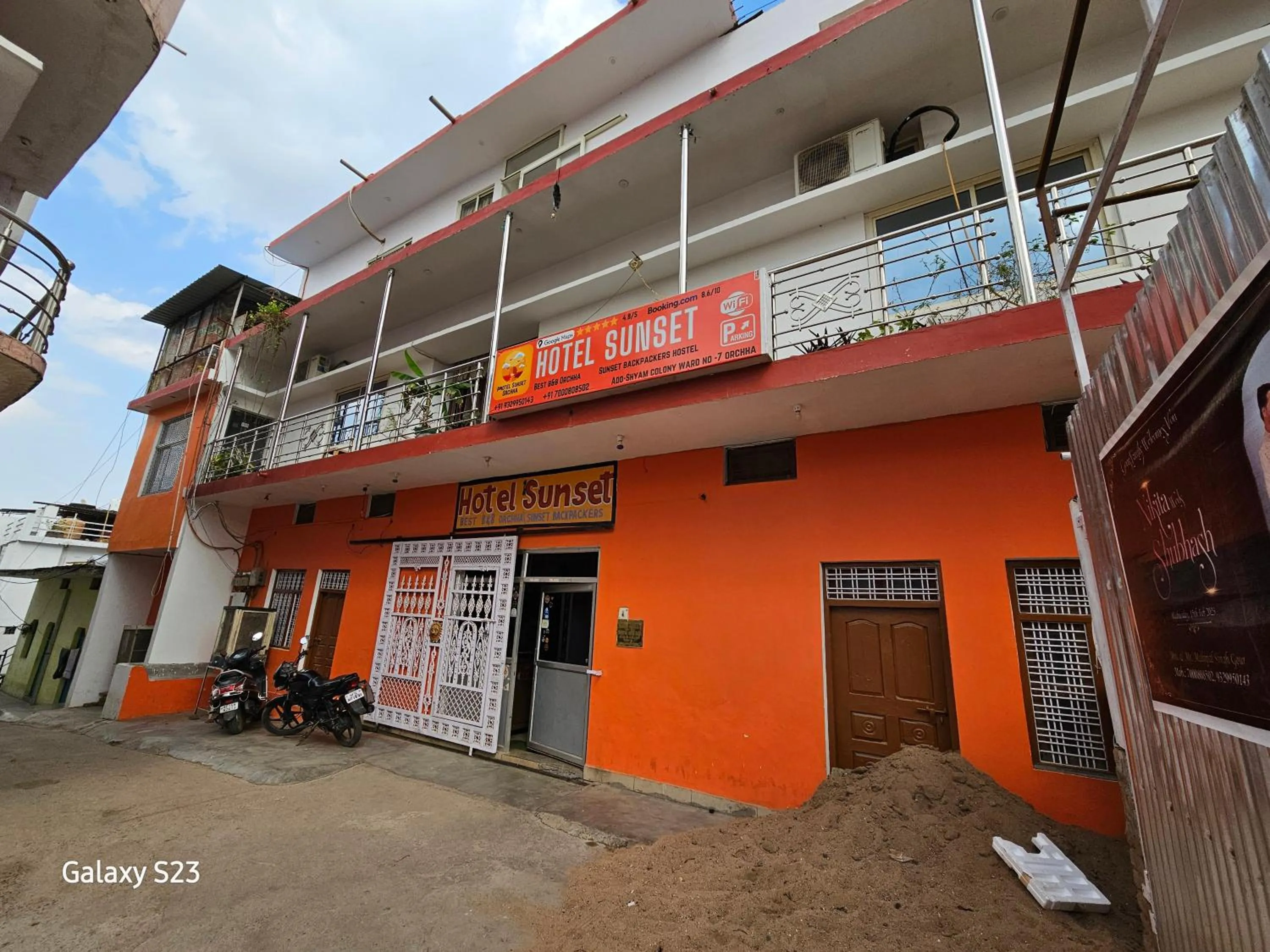 Property building in Hotel Sunset