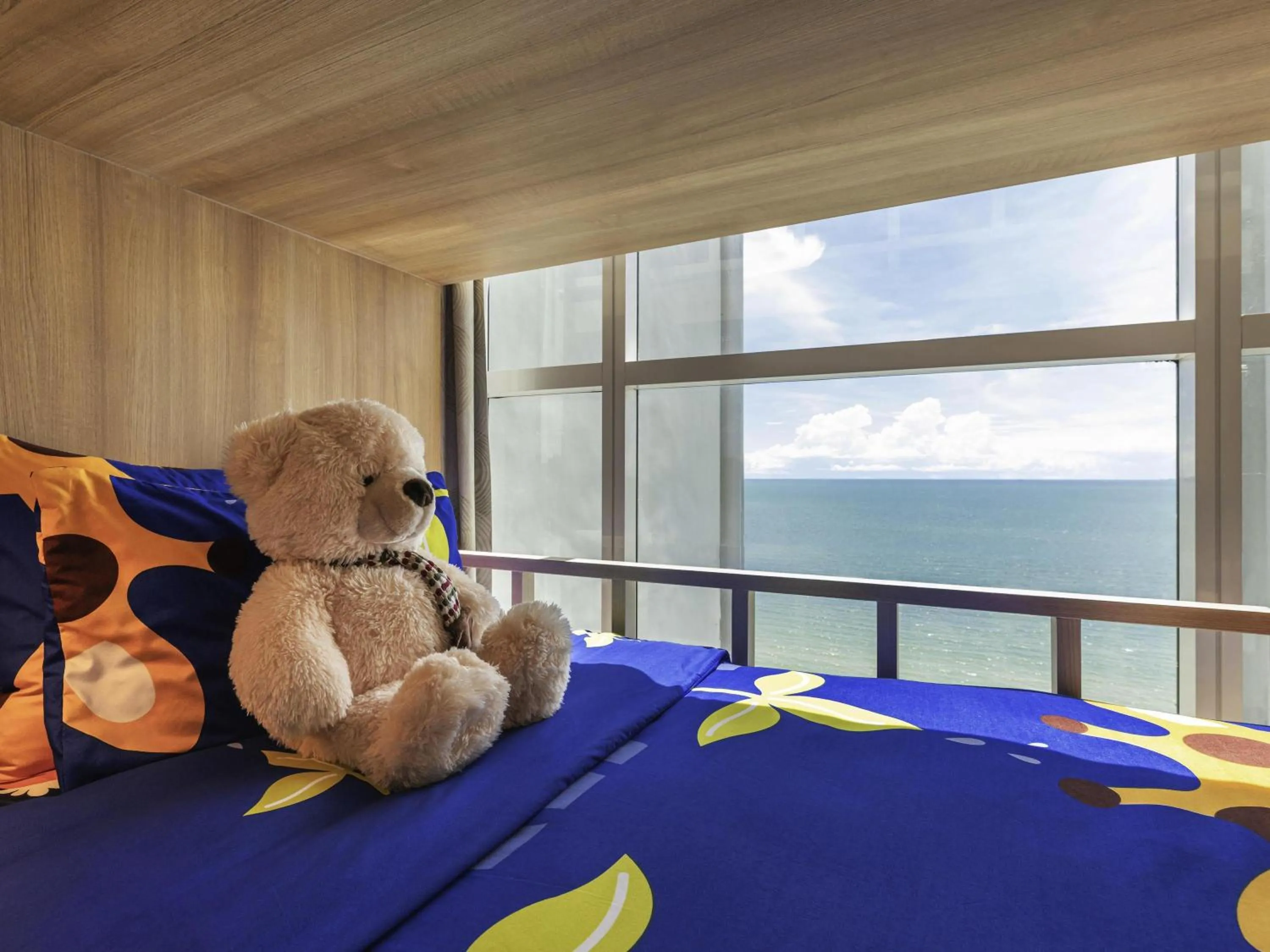 Bedroom, Bed in Mövenpick Siam Hotel Na Jomtien Pattaya