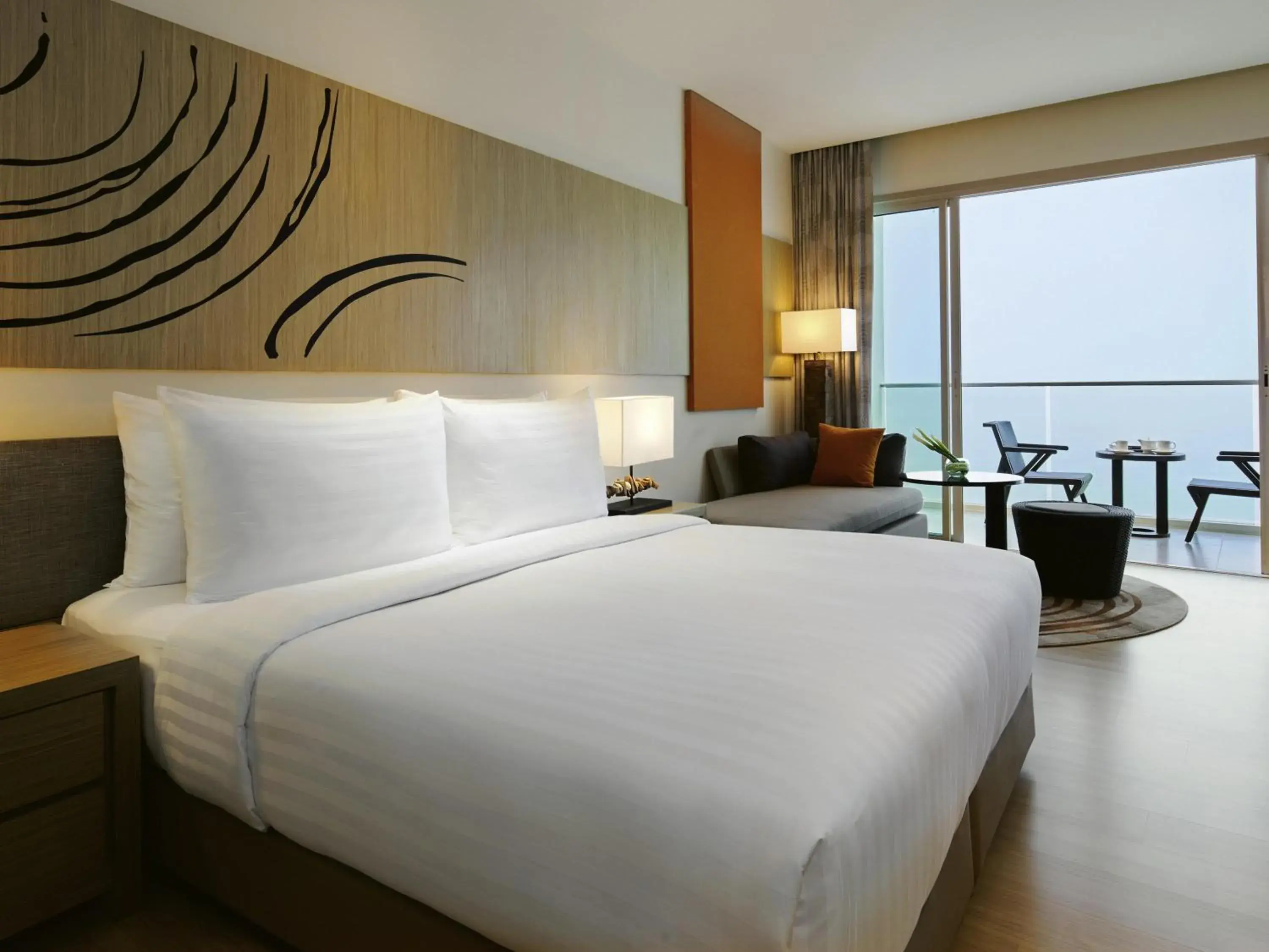 Premium King Room with Sea View - single occupancy in Mövenpick Siam Hotel Na Jomtien Pattaya Premium King Room with Sea View - single occupancy in Mövenpick Siam Hotel Na Jomtien Pattaya