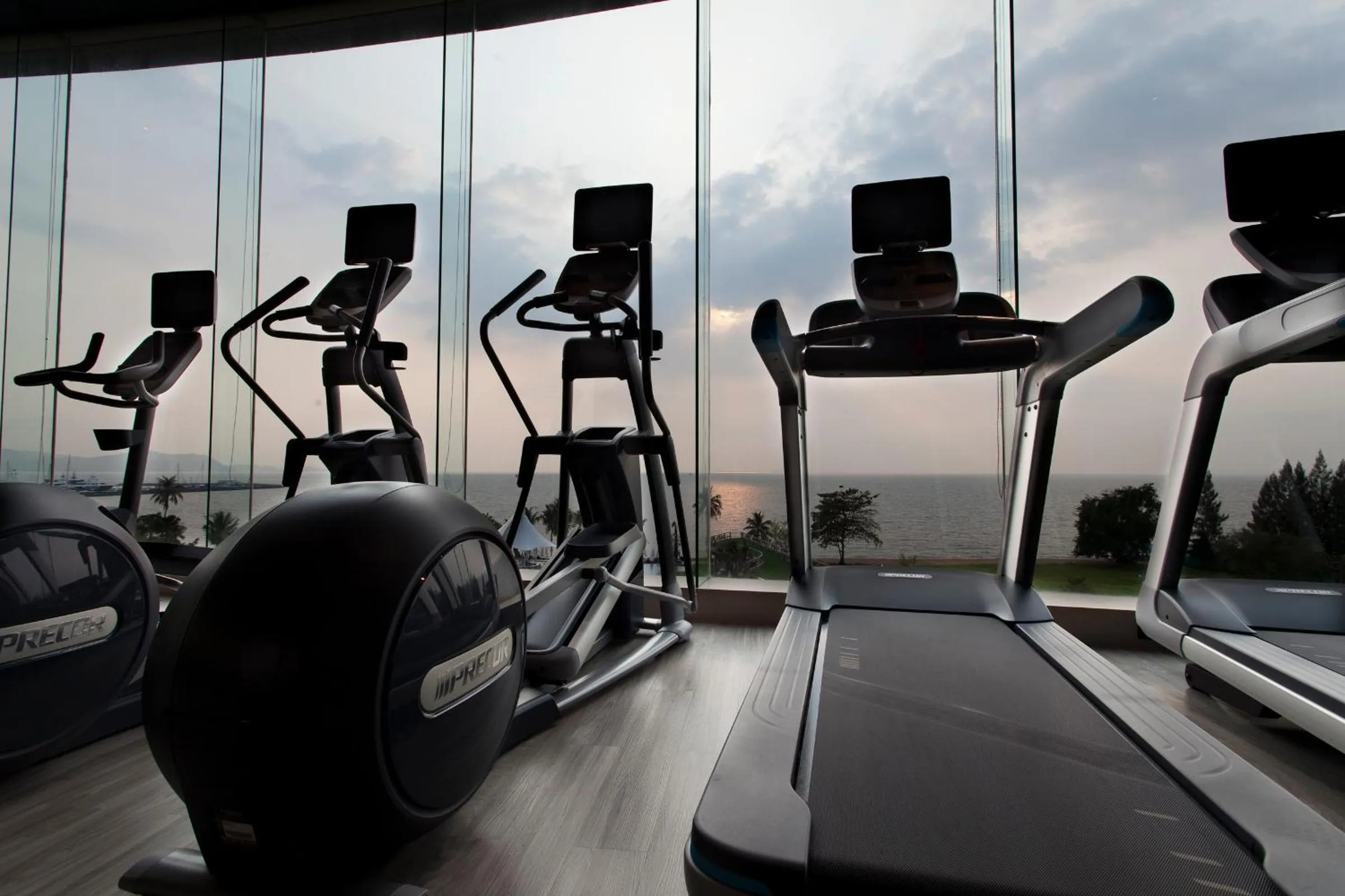 Fitness centre/facilities in Mövenpick Siam Hotel Na Jomtien Pattaya