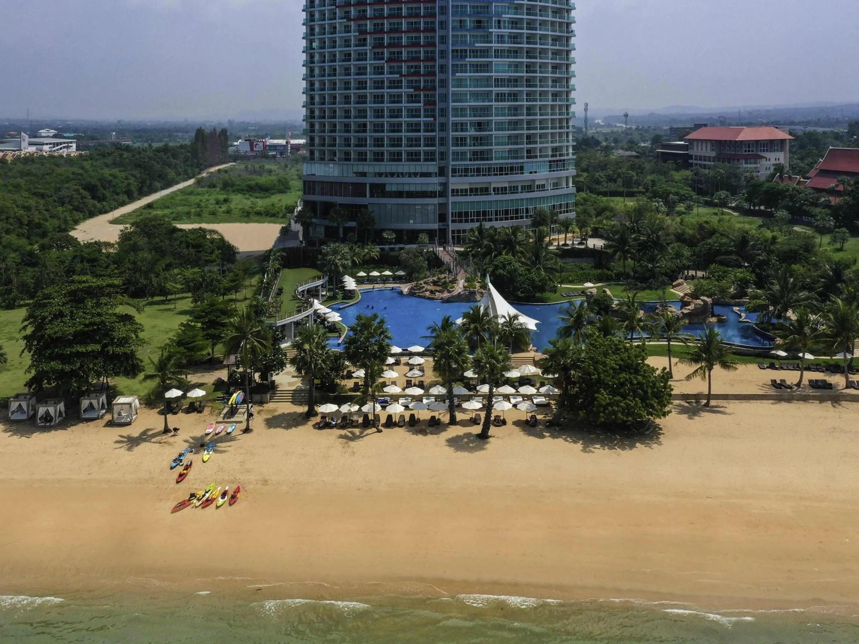 Property building in Mövenpick Siam Hotel Na Jomtien Pattaya
