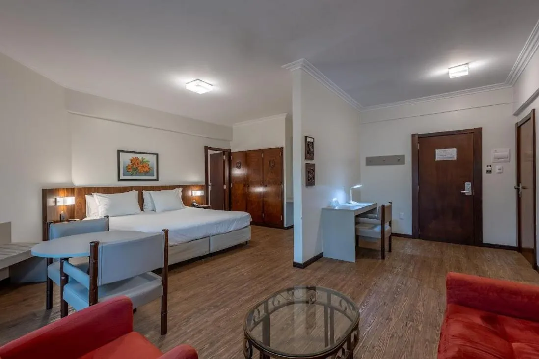 Photo of the whole room, Bed in Plaza Blumenau Hotel