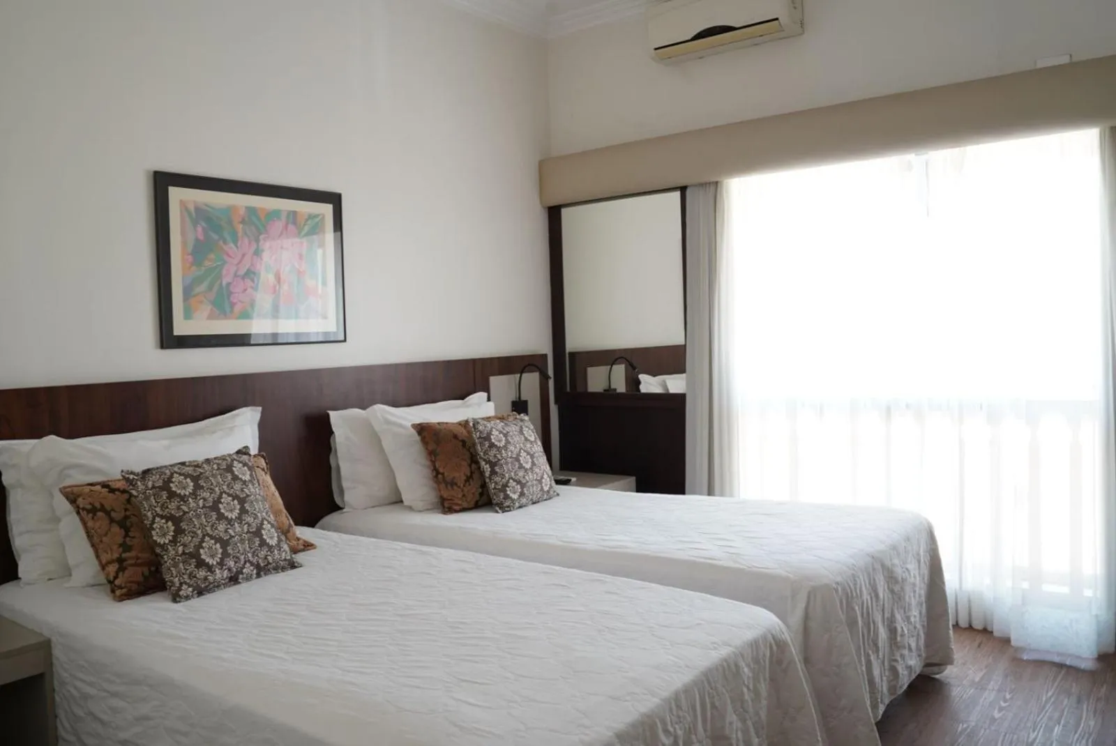 Bed in Plaza Blumenau Hotel