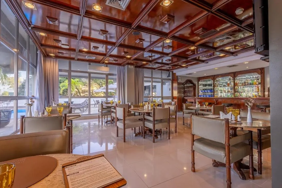 Restaurant/places to eat in Plaza Blumenau Hotel