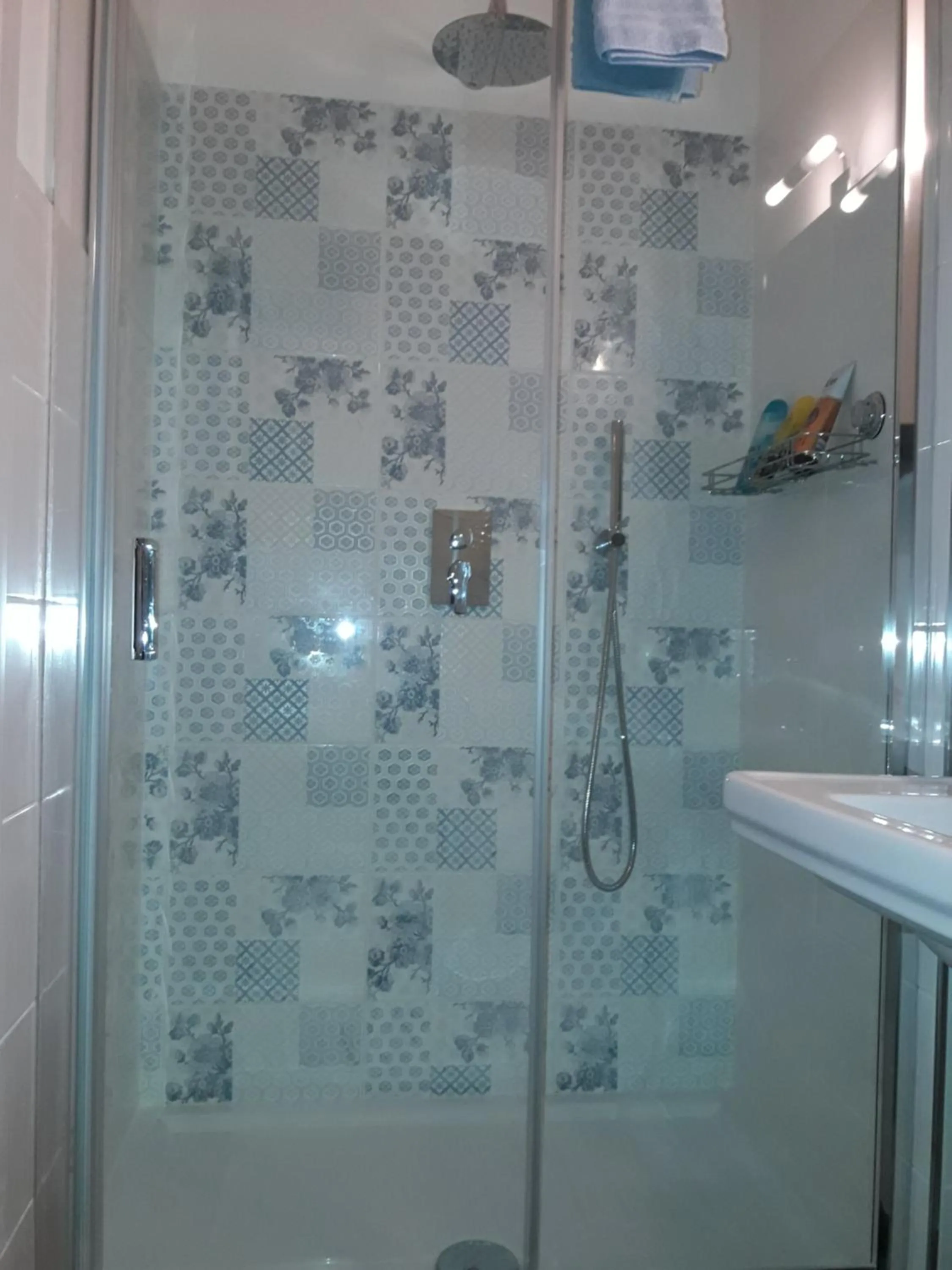 Shower in Da Claudia