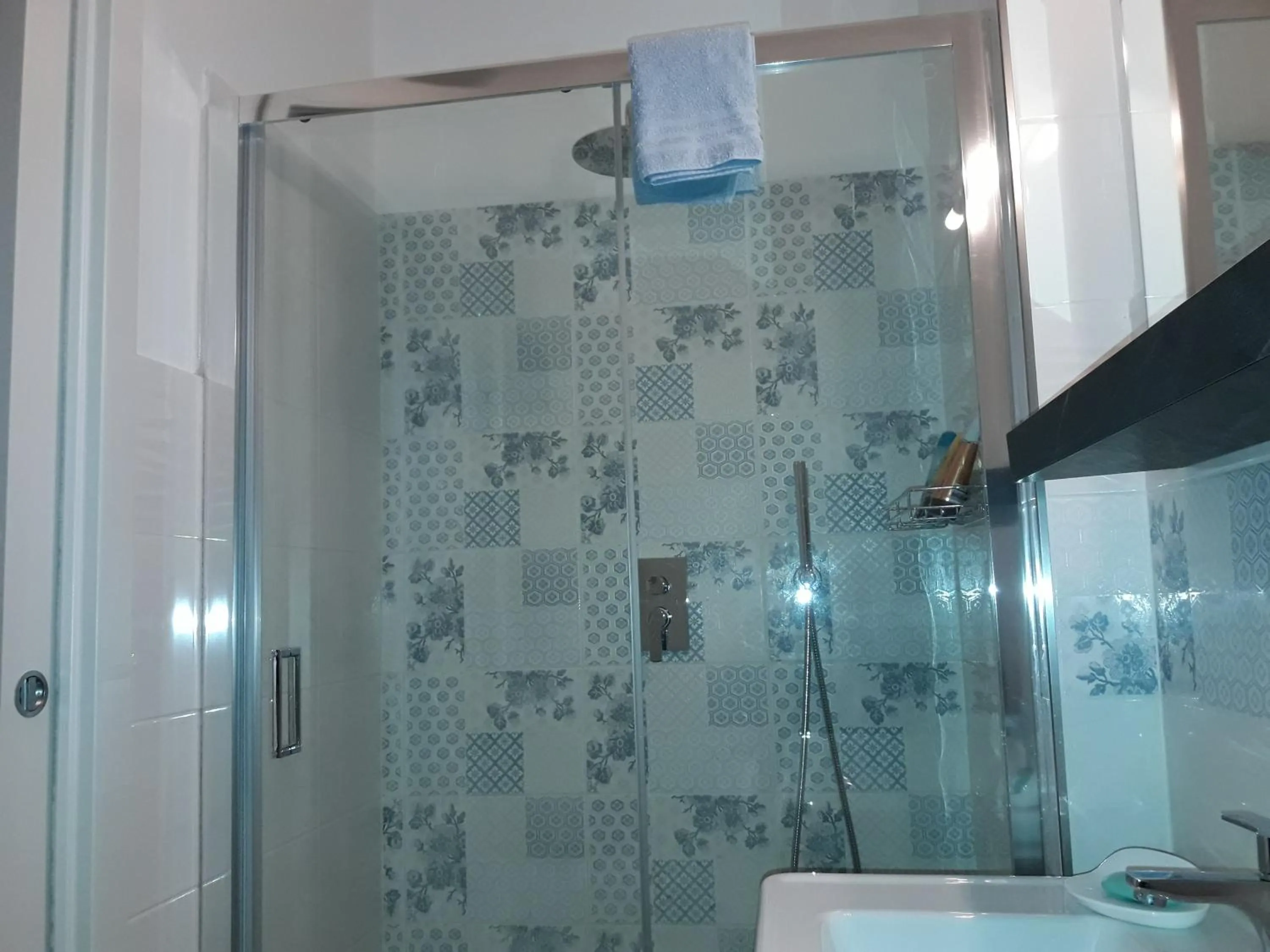 Shower in Da Claudia