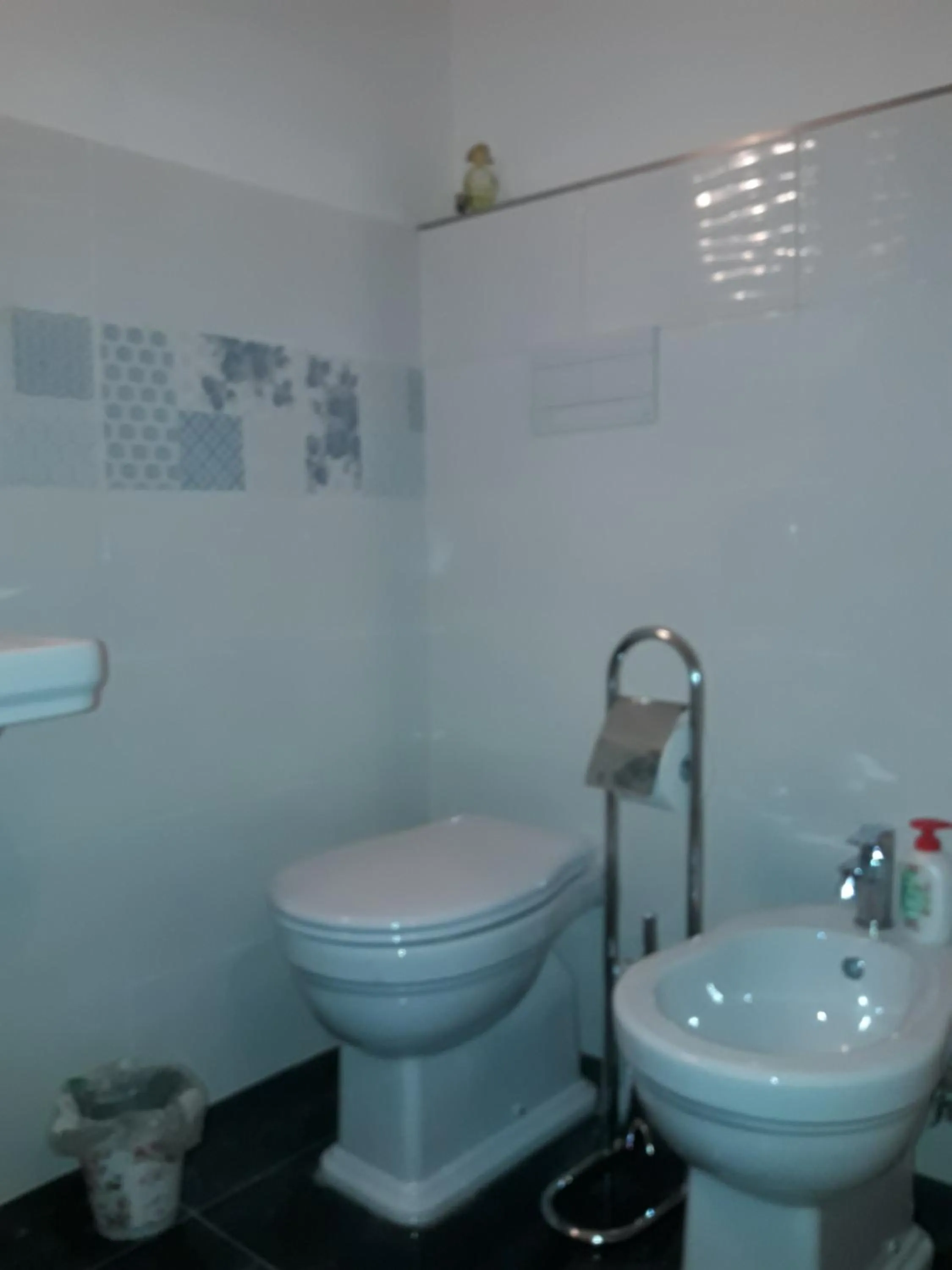 Toilet in Da Claudia