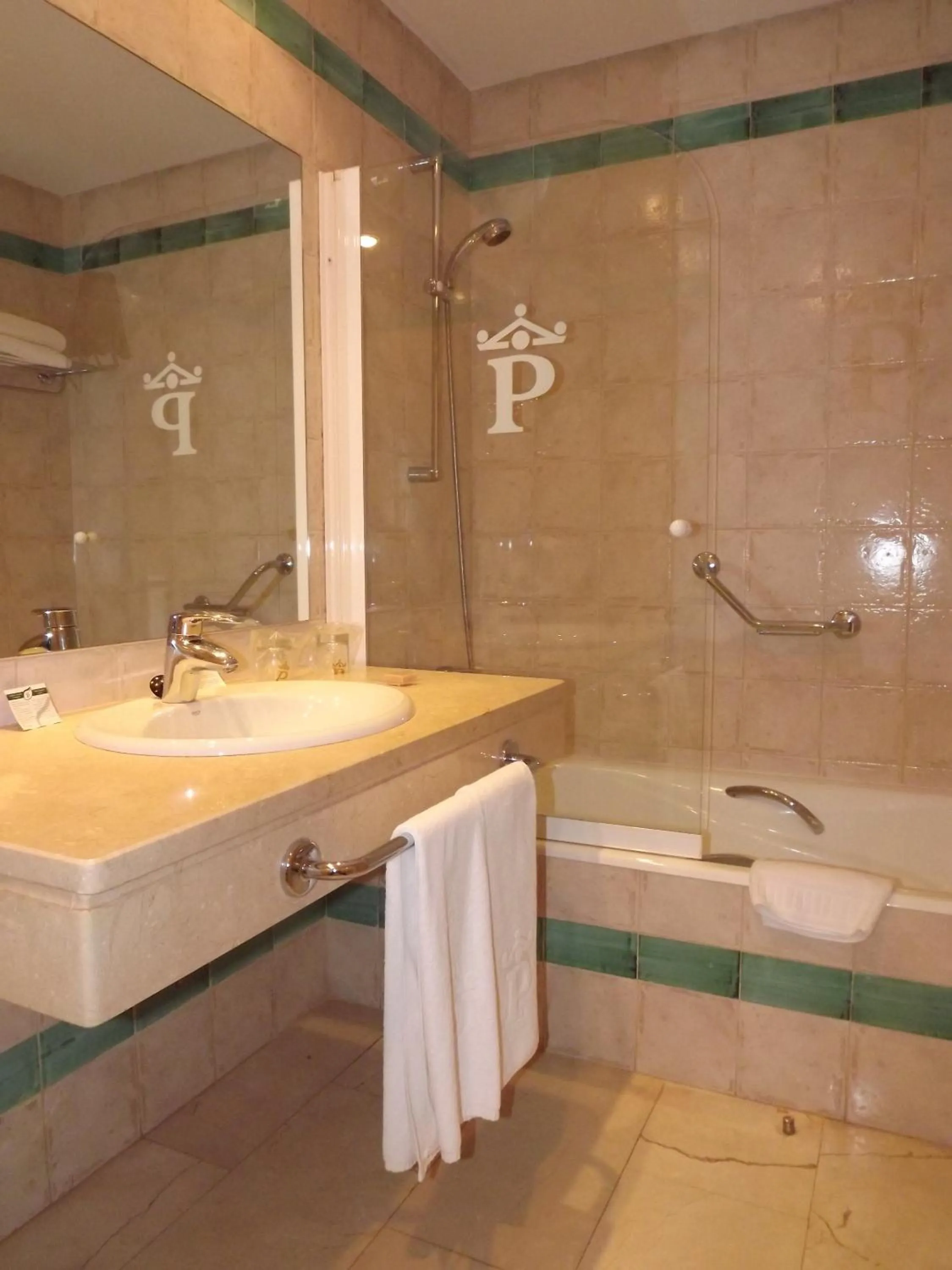 Bathroom in Parador de Alcañiz