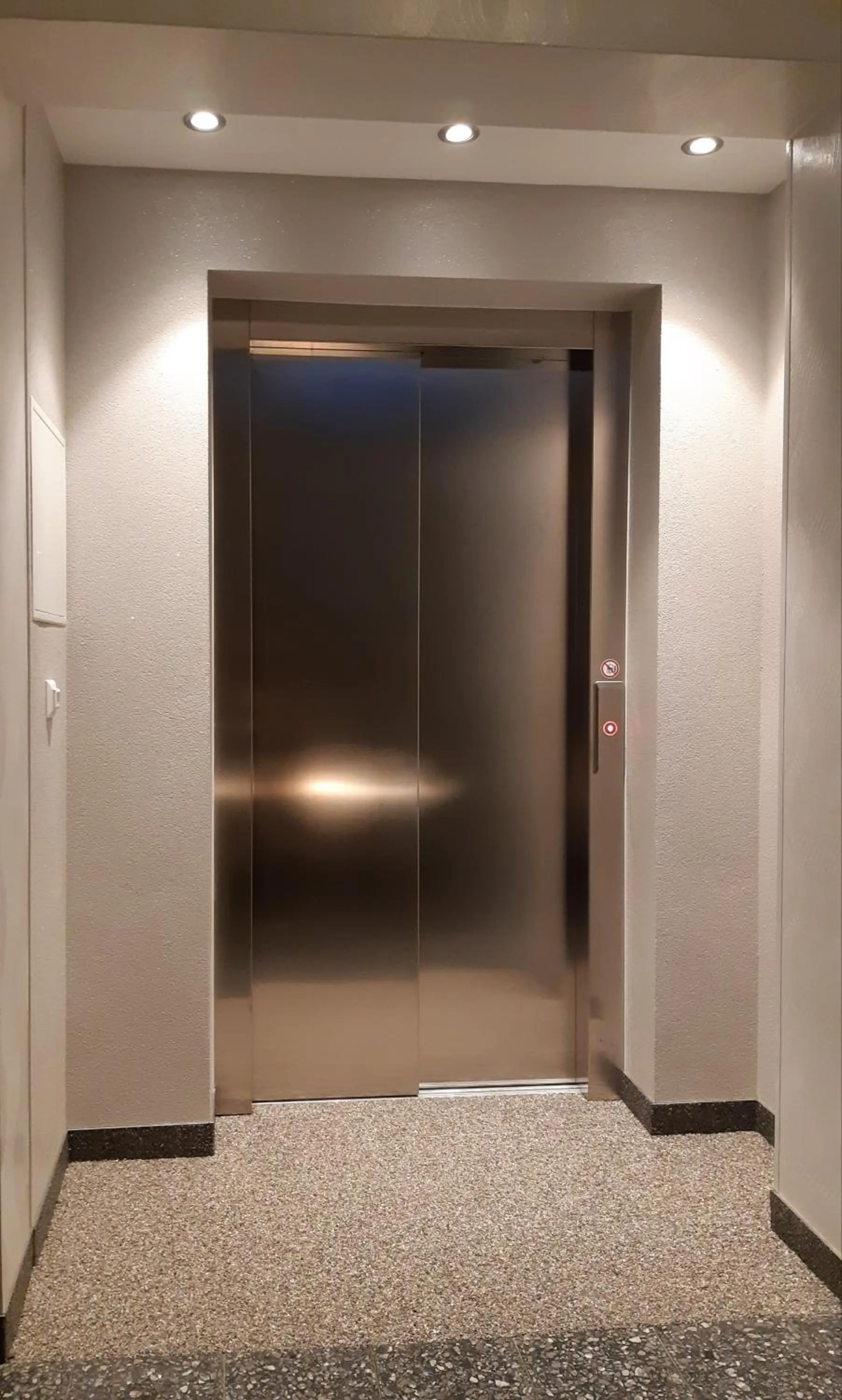 elevator in Gasthof Klug zum Ehrensepp