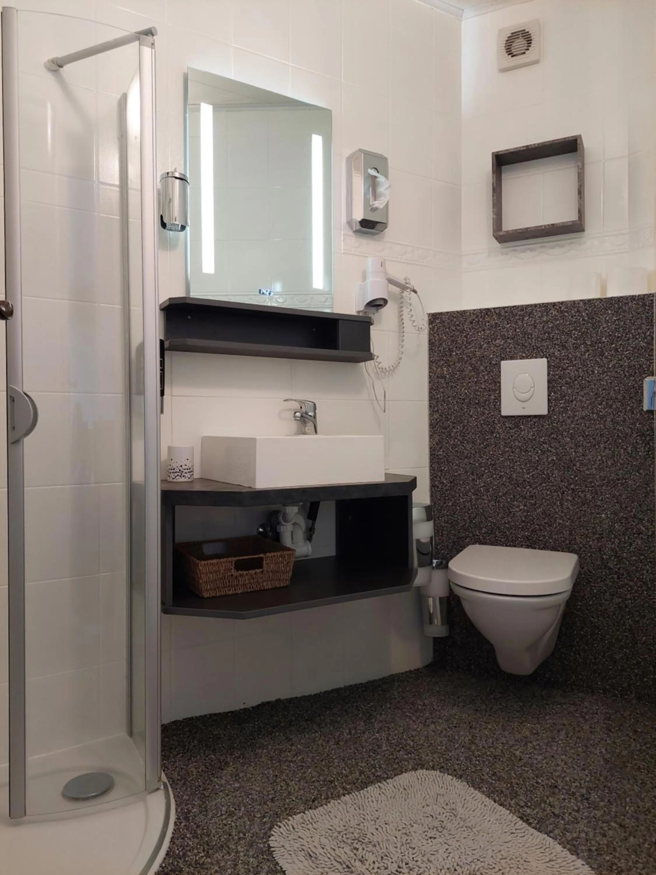 Bathroom in Gasthof Klug zum Ehrensepp